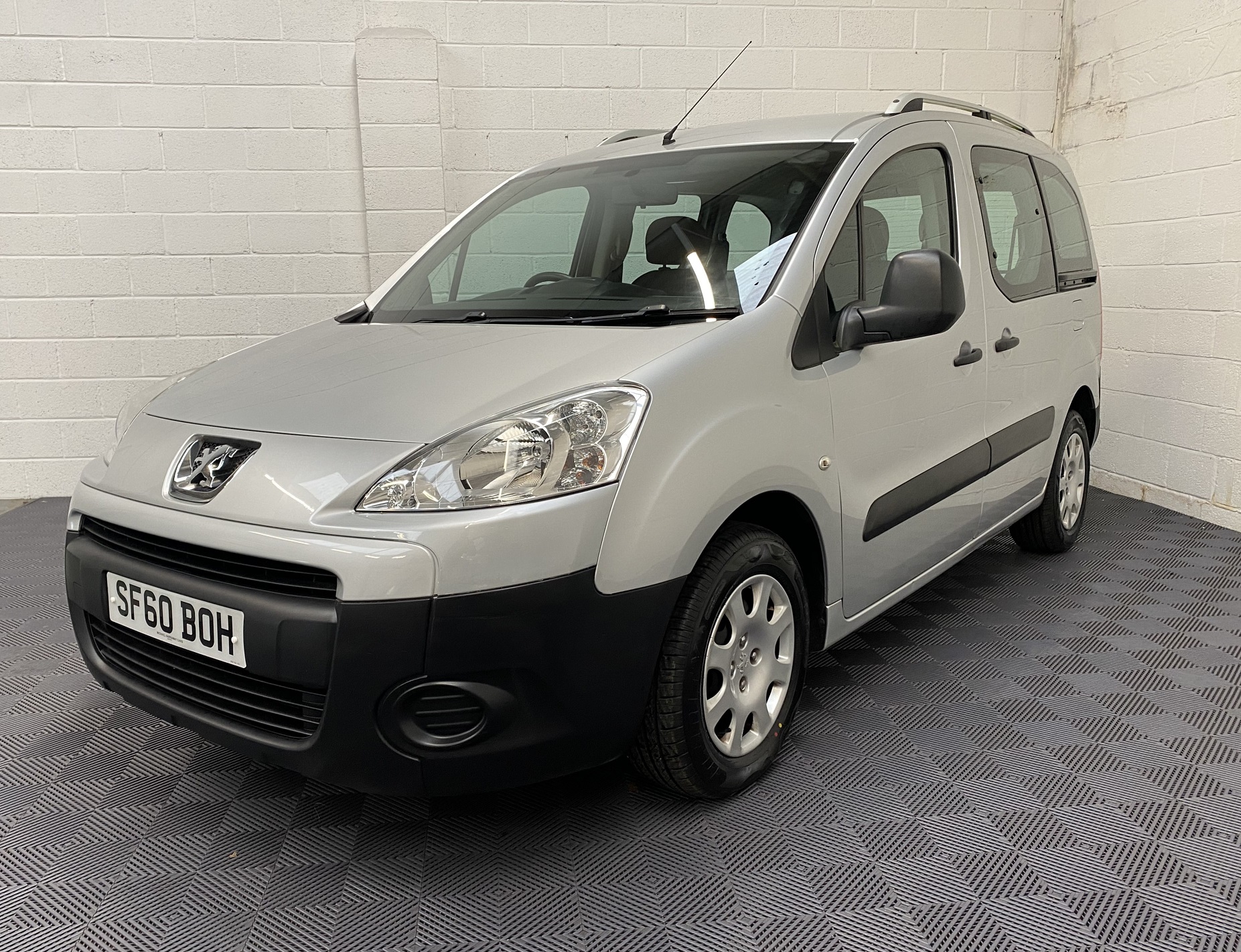 Used Peugeot Partner Petrol 5 Seat WAV Cars For Sale Bristol Wheelchair Accessible Vehicles Used For Sale Somerset Devon Dorset Bath SF60 BOH 22