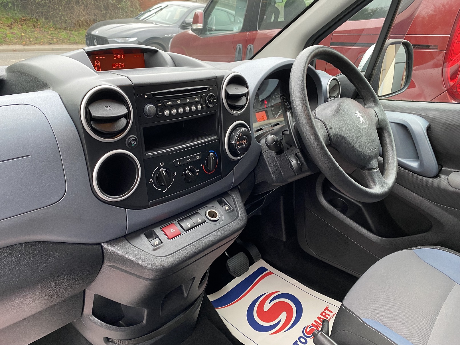 Peugeot Partner Tepee S e-HDi Auto 2013/63