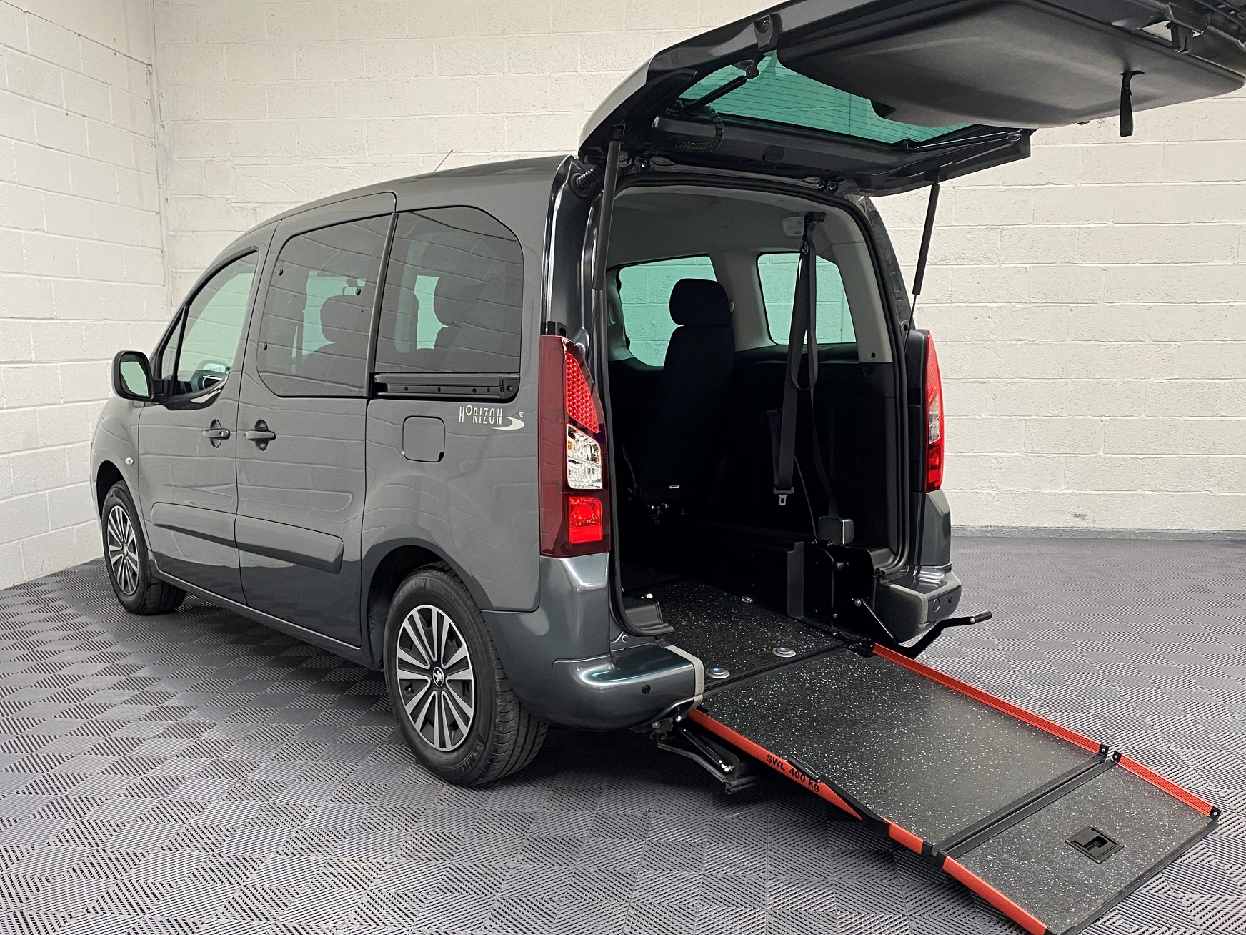 Peugeot Partner Tepee Horizon RE BlueHDi Auto 2018/18