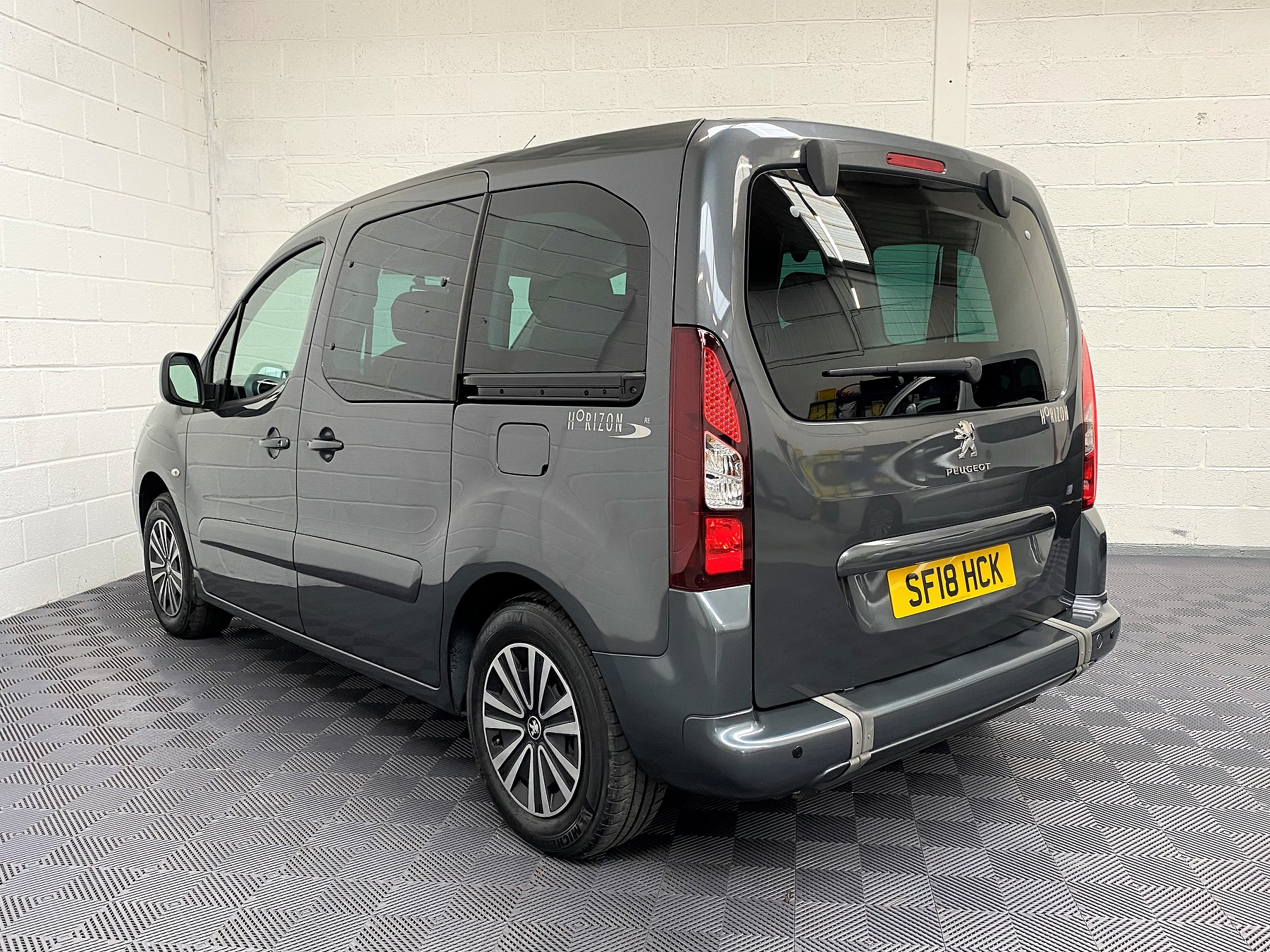 Automatic WAV Peugeot Partner SF18 HCX 14