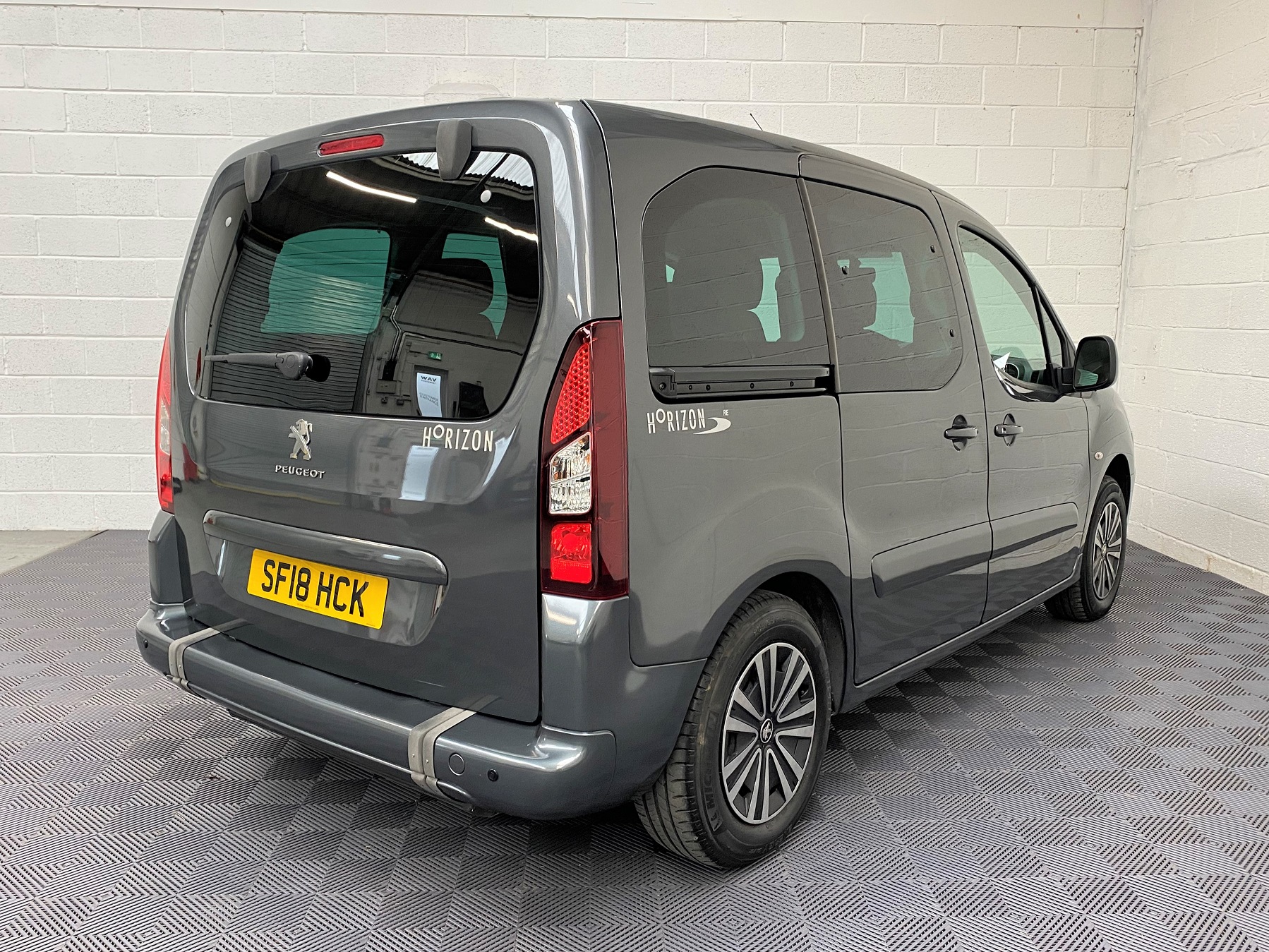 Automatic WAV Peugeot Partner SF18 HCX 18