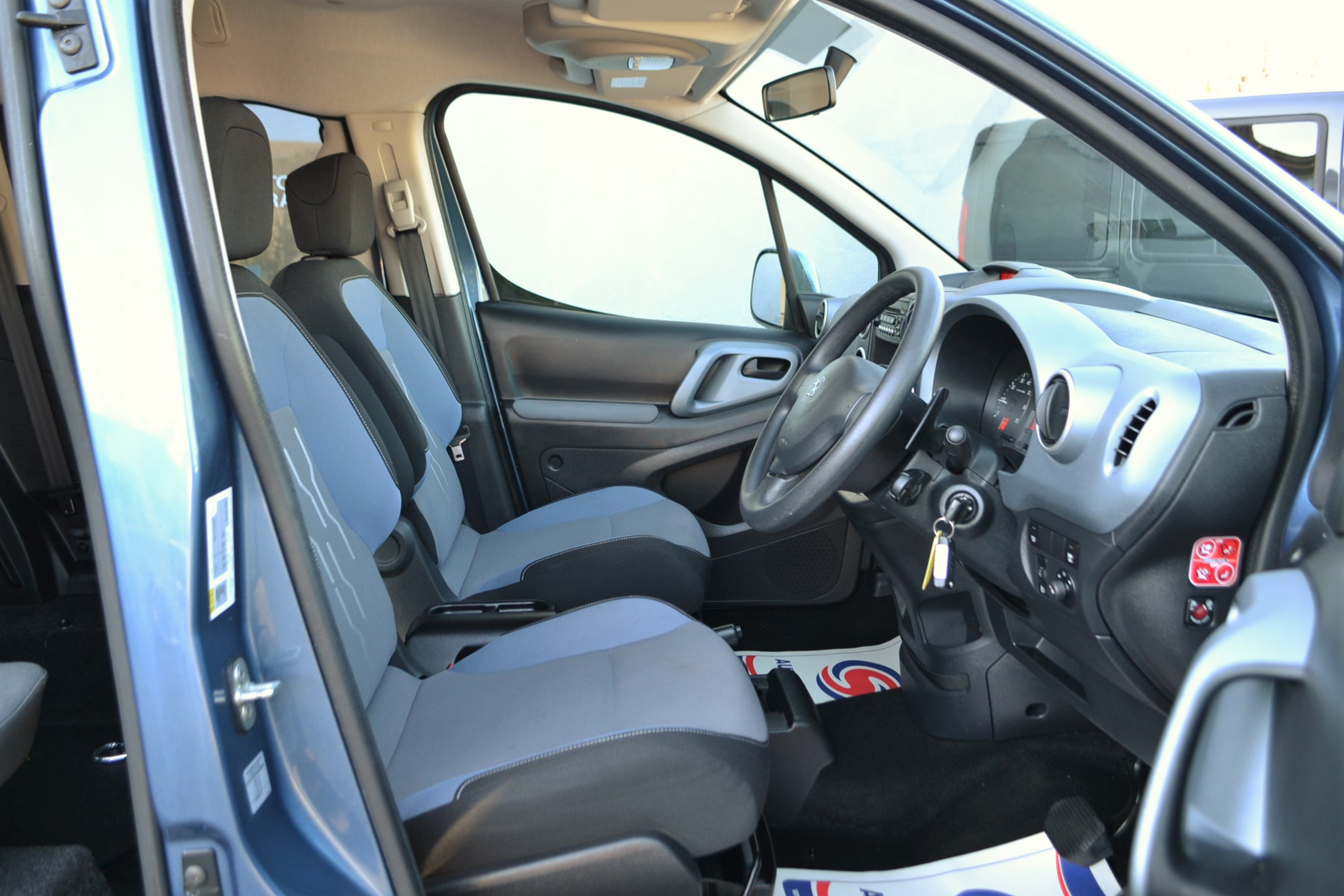 Used Peugeot Partner Auto WAV Cars For Sale Bristol Wheelchair Accessible Vehicles Used For Sale Somerset Devon Dorset Bath SF13 LKP 15