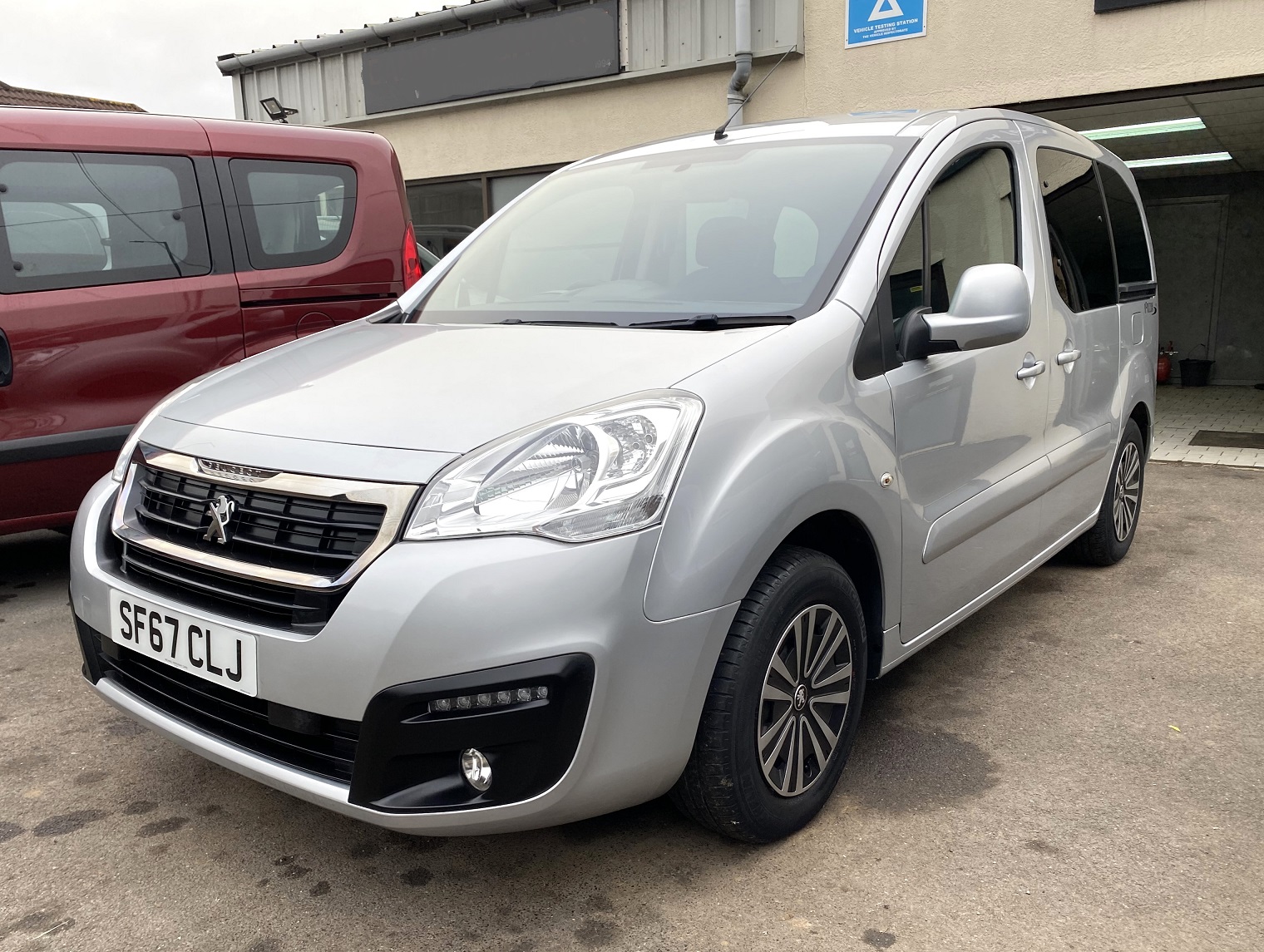 Peugeot Partner Petrol WAV 5 Seats SF67 CLJ (7) Used WAV Petrol Peugeot Partner 5 Seat Disabled Access WAV Cars For Sale Bristol Wheelchair Accessible Vehicles Used For Sale Somerset Devon Dorset Bath SF67 CLJ 7