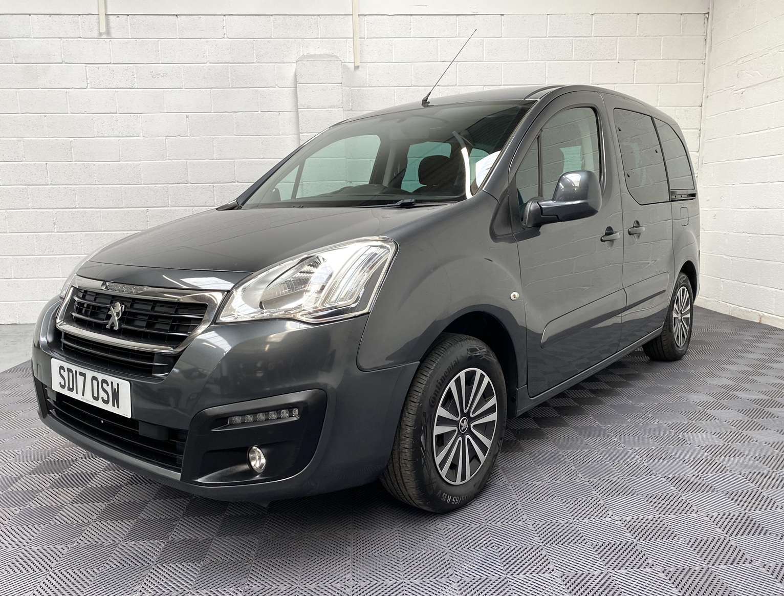 Used WAV Peugeot Partner 3 Seat Disabled Access WAV Cars For Sale Bristol Wheelchair Accessible Vehicles Used For Sale Somerset Devon Dorset Bath SF17 OSW 3