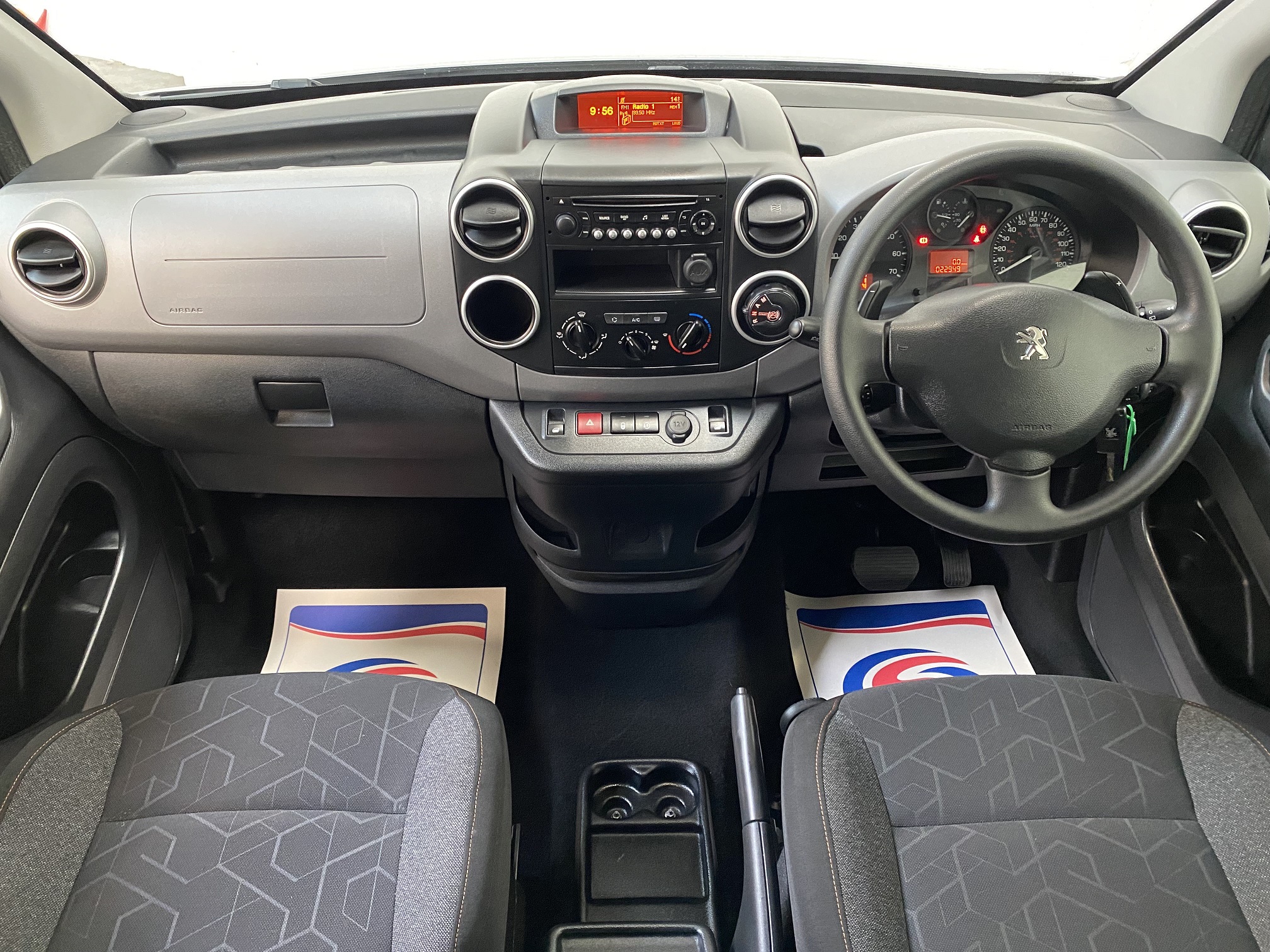 Used WAV Peugeot Peugeot Automatic Disabled Access WAV Cars For Sale Bristol Wheelchair Accessible Vehicles Used For Sale Somerset Devon Dorset Bath SF68 EFH 11