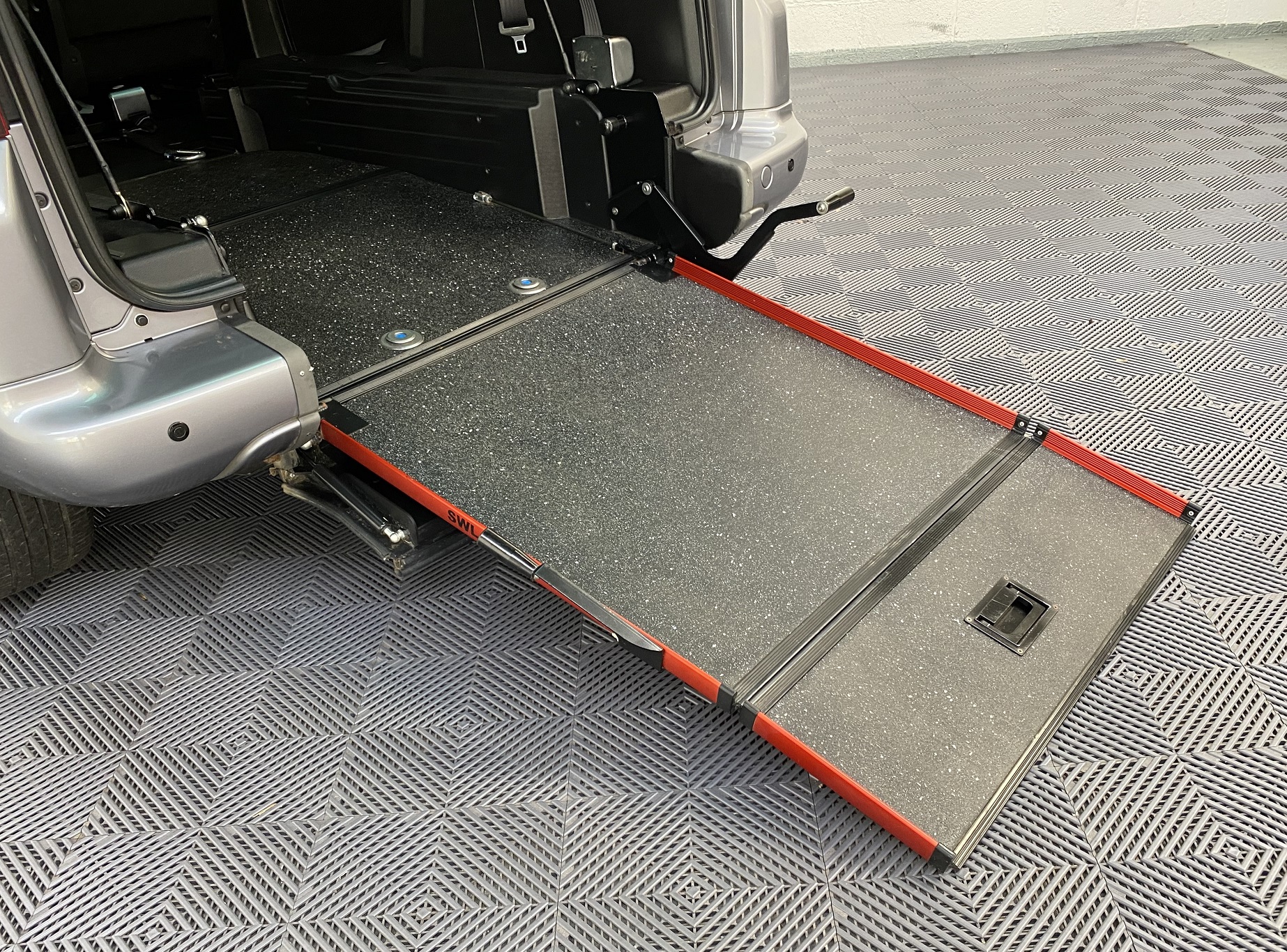 Used WAV Peugeot Peugeot Automatic Disabled Access WAV Cars For Sale Bristol Wheelchair Accessible Vehicles Used For Sale Somerset Devon Dorset Bath SF68 EFH 18