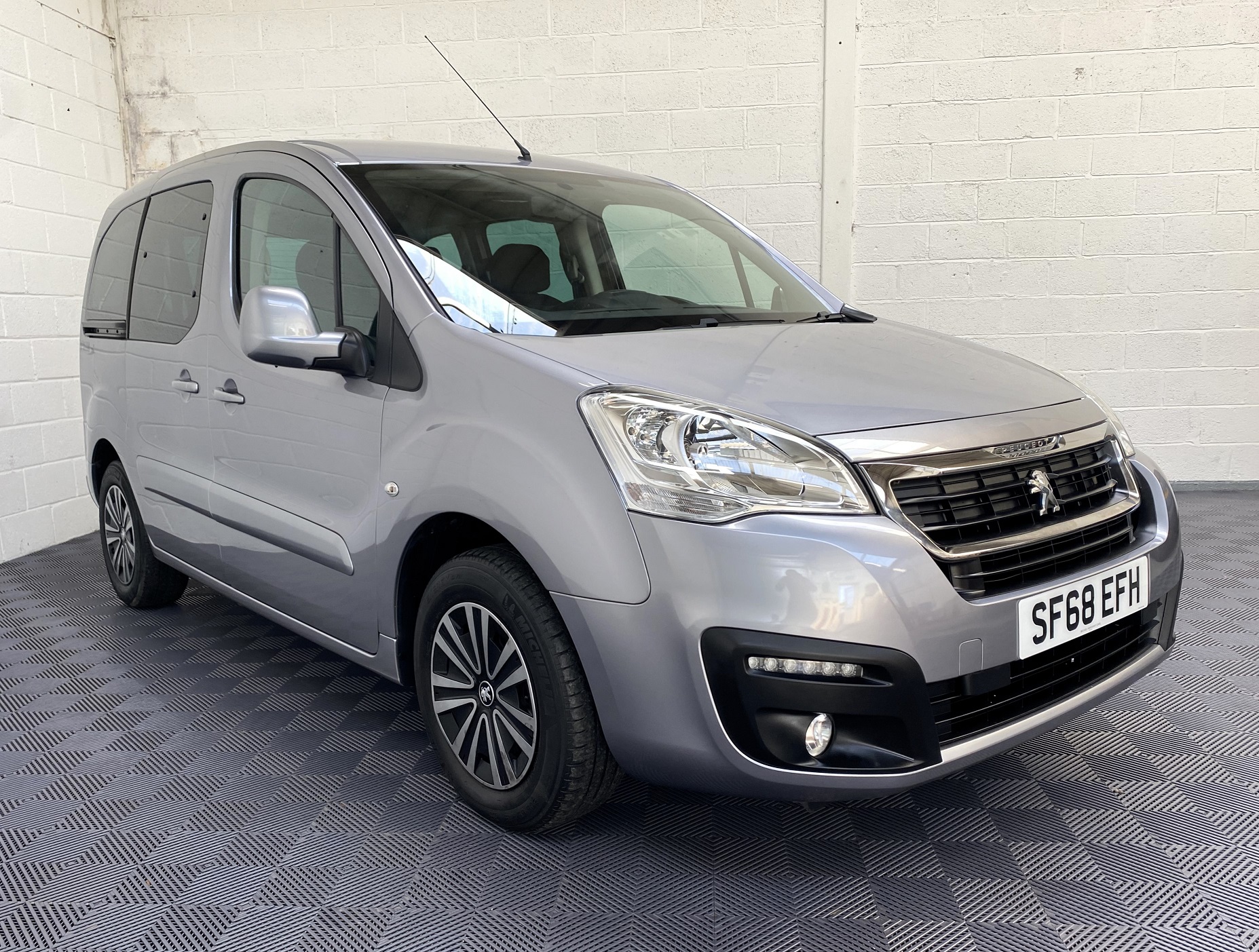 Used WAV Peugeot Peugeot Automatic Disabled Access WAV Cars For Sale Bristol Wheelchair Accessible Vehicles Used For Sale Somerset Devon Dorset Bath SF68 EFH 21