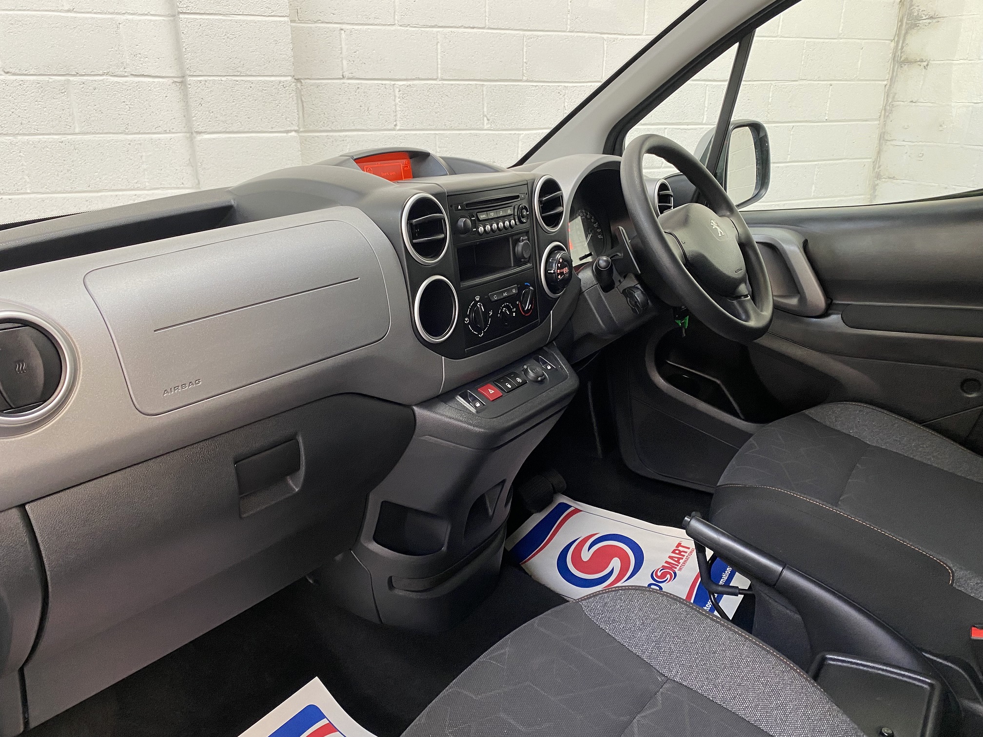 Used WAV Peugeot Peugeot Automatic Disabled Access WAV Cars For Sale Bristol Wheelchair Accessible Vehicles Used For Sale Somerset Devon Dorset Bath SF68 EFH 5