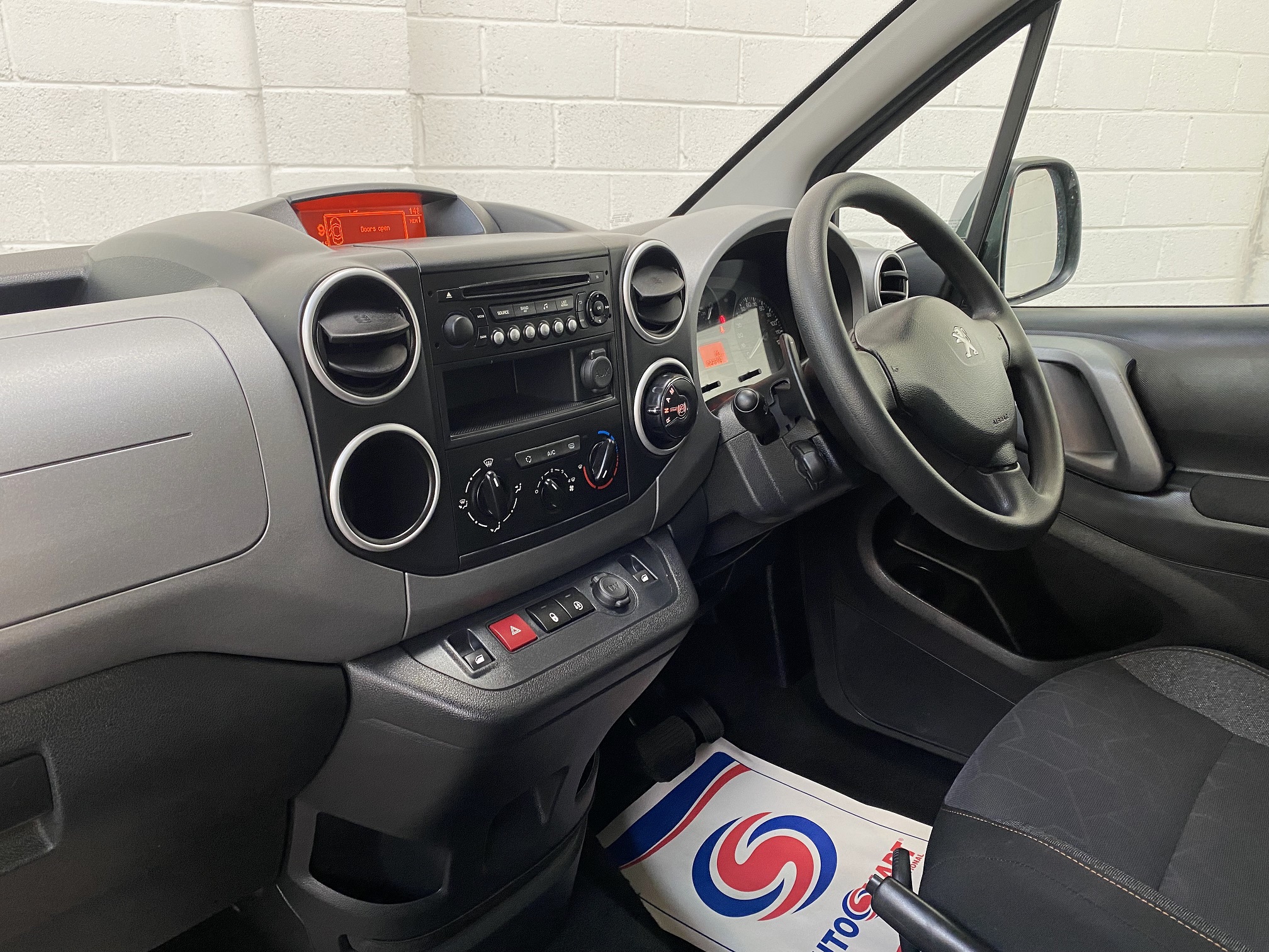 Used WAV Peugeot Peugeot Automatic Disabled Access WAV Cars For Sale Bristol Wheelchair Accessible Vehicles Used For Sale Somerset Devon Dorset Bath SF68 EFH 6