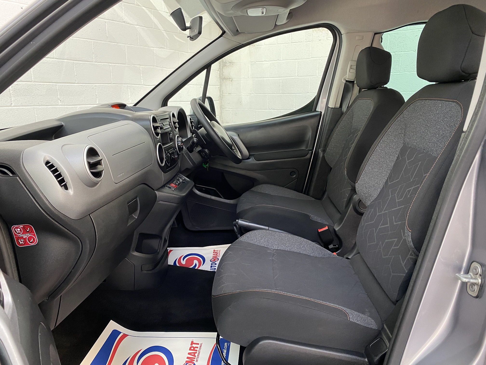 Used WAV Peugeot Peugeot Automatic Disabled Access WAV Cars For Sale Bristol Wheelchair Accessible Vehicles Used For Sale Somerset Devon Dorset Bath SF68 EFH 7