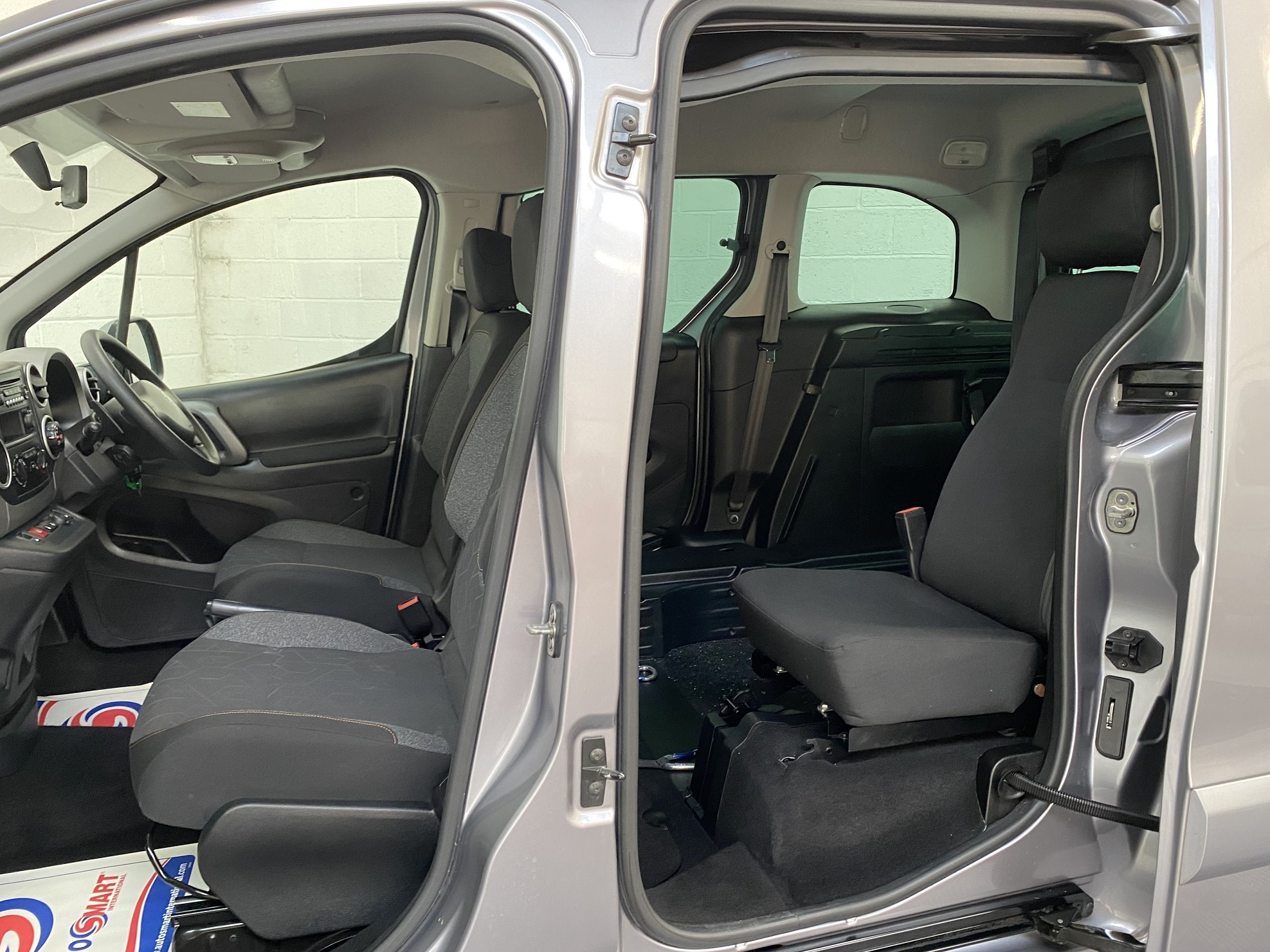 Used WAV Peugeot Peugeot Automatic Disabled Access WAV Cars For Sale Bristol Wheelchair Accessible Vehicles Used For Sale Somerset Devon Dorset Bath SF68 EFH 8