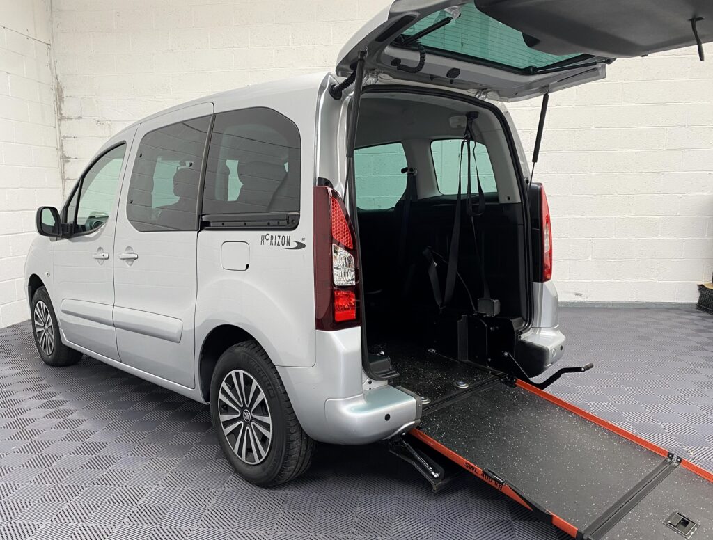 Peugeot Partner Tepee Active Blue HDi Auto 2018/18