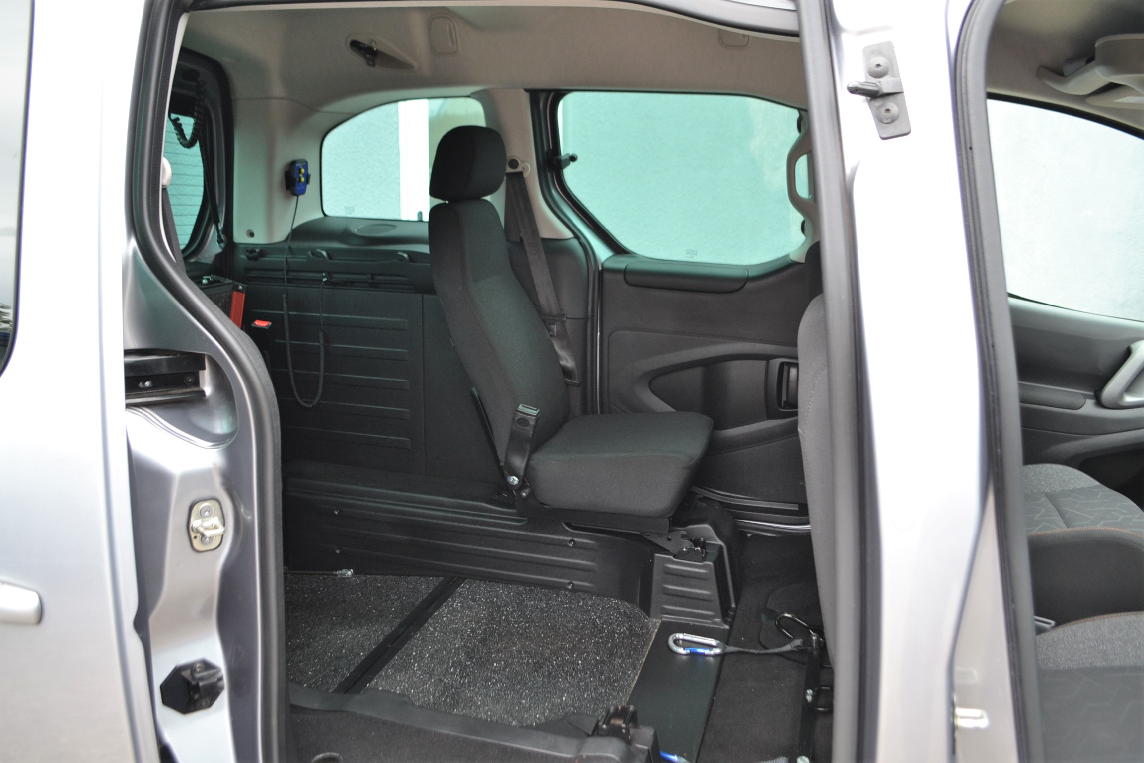 Used Peugeot Partner WAV Cars For Sale Bristol Wheelchair Accessible Vehicles Used For Sale Somerset Devon Dorset Bath SD17 PXV 26