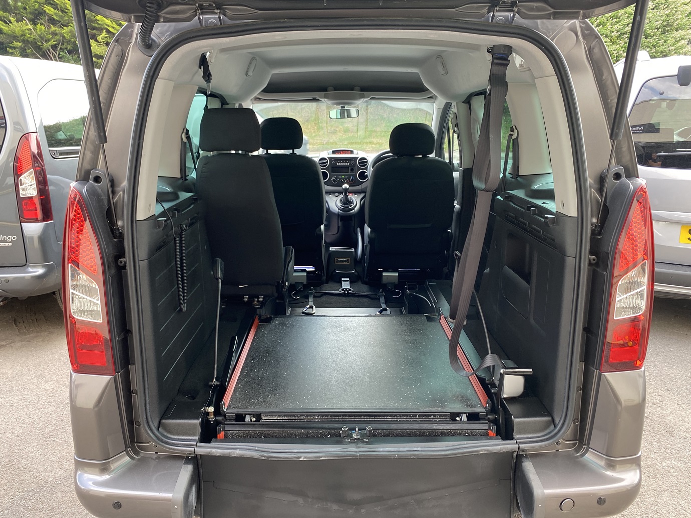 Peugeot Partner WAV Van SF68 DUU (10) Used WAV Peugeot Partner Tepee Disabled Access WAV Cars For Sale Bristol Wheelchair Accessible Vehicles Used For Sale Somerset Devon Dorset Bath SF68 DUU 10