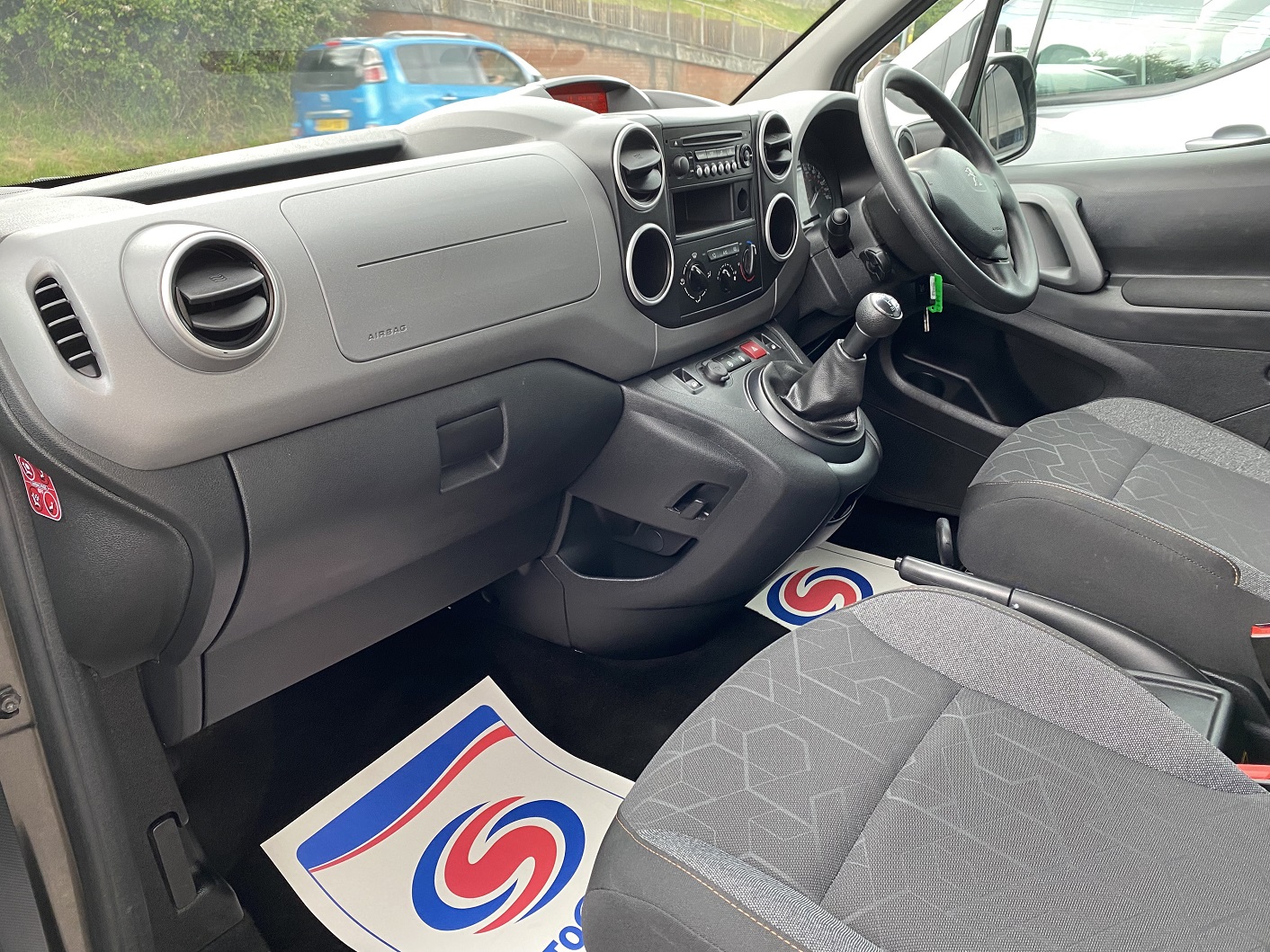 Peugeot Partner WAV Van SF68 DUU (16) Used WAV Peugeot Partner Tepee Disabled Access WAV Cars For Sale Bristol Wheelchair Accessible Vehicles Used For Sale Somerset Devon Dorset Bath SF68 DUU 16