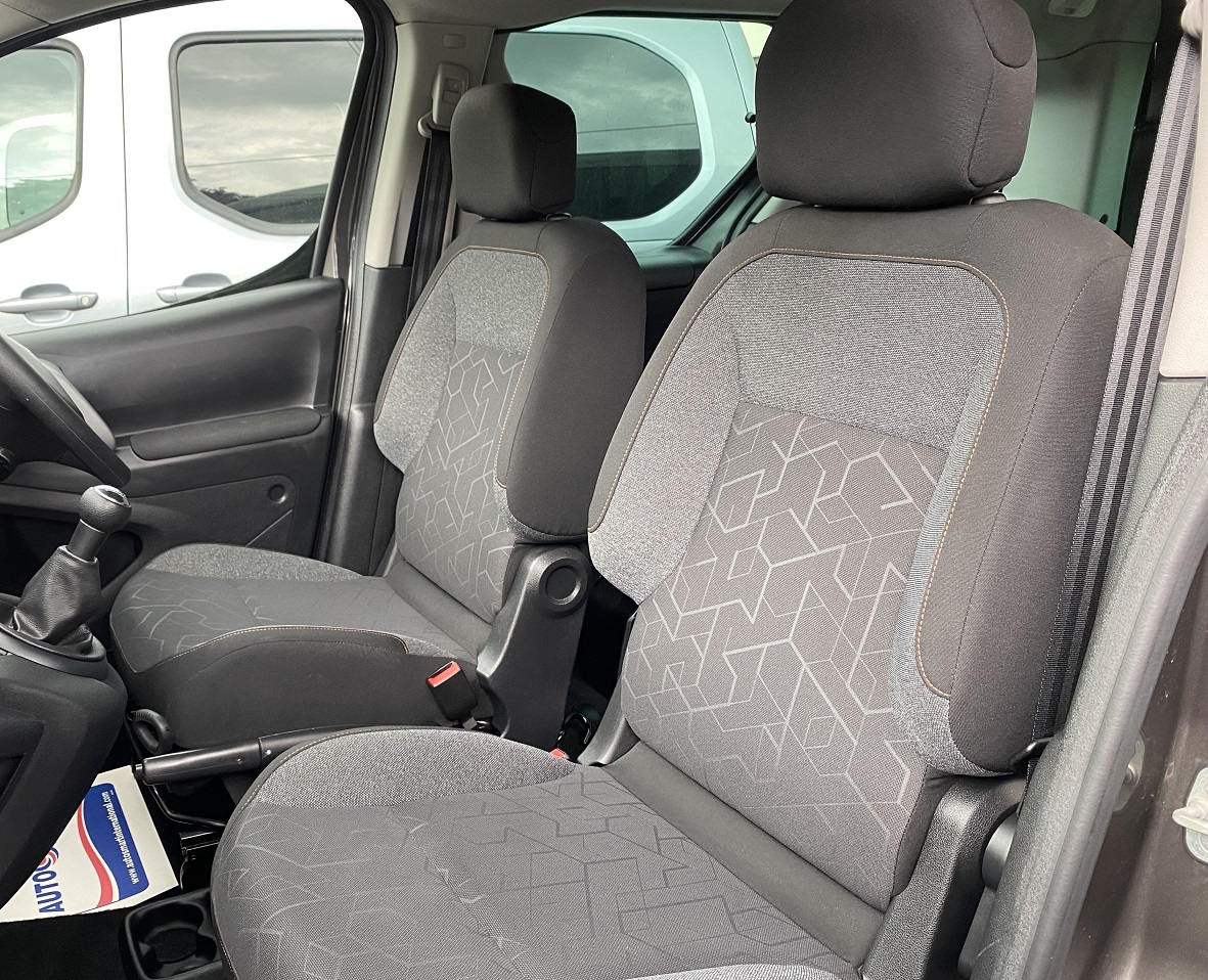 Peugeot Partner WAV Van SF68 DUU (17) Used WAV Peugeot Partner Tepee Disabled Access WAV Cars For Sale Bristol Wheelchair Accessible Vehicles Used For Sale Somerset Devon Dorset Bath SF68 DUU 17