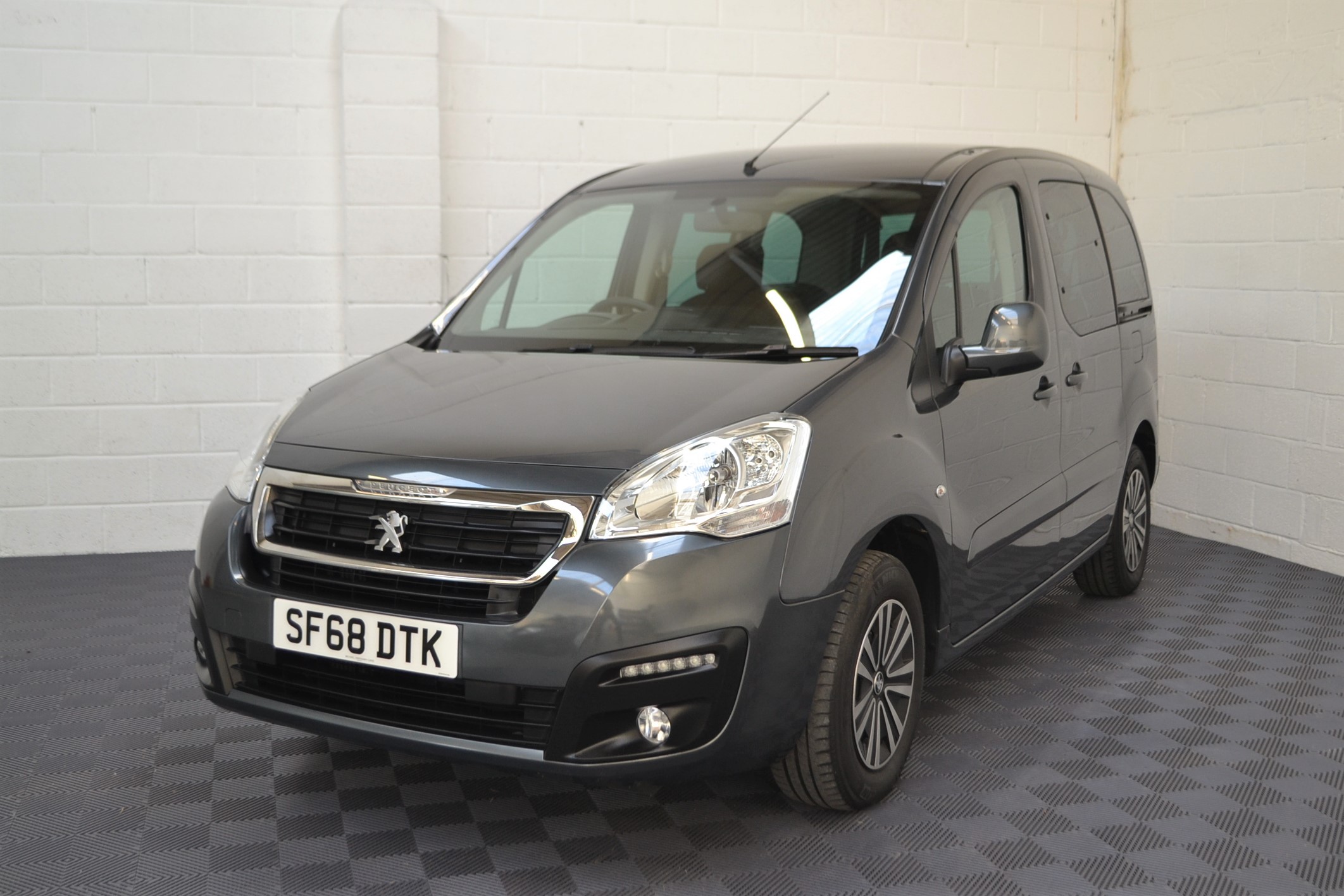 Used Peugeot Partner WAV Cars For Sale Bristol Wheelchair Accessible Vehicles Used For Sale Somerset Devon Dorset Bath SF68 DTK 5