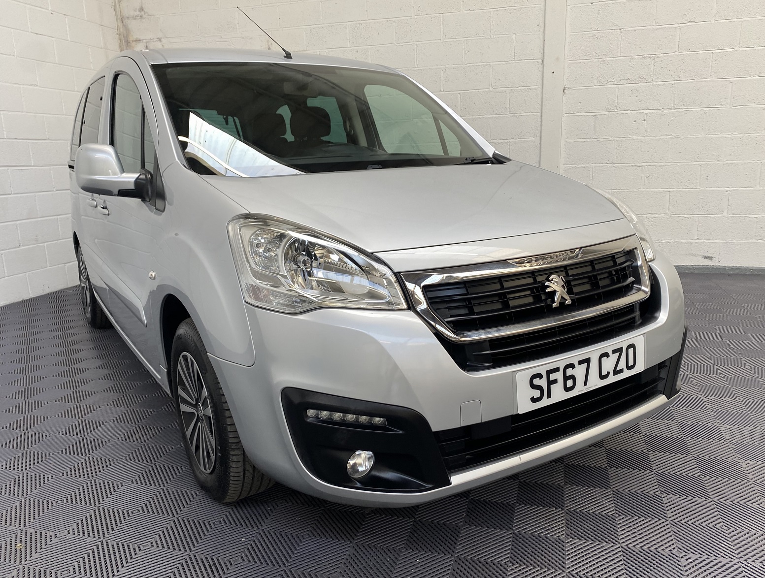 Used WAV Peugeot Partner Tepee 4 Seat Disabled Access WAV Cars For Sale Bristol Wheelchair Accessible Vehicles Used For Sale Somerset Devon Dorset Bath SF67 CZO 20