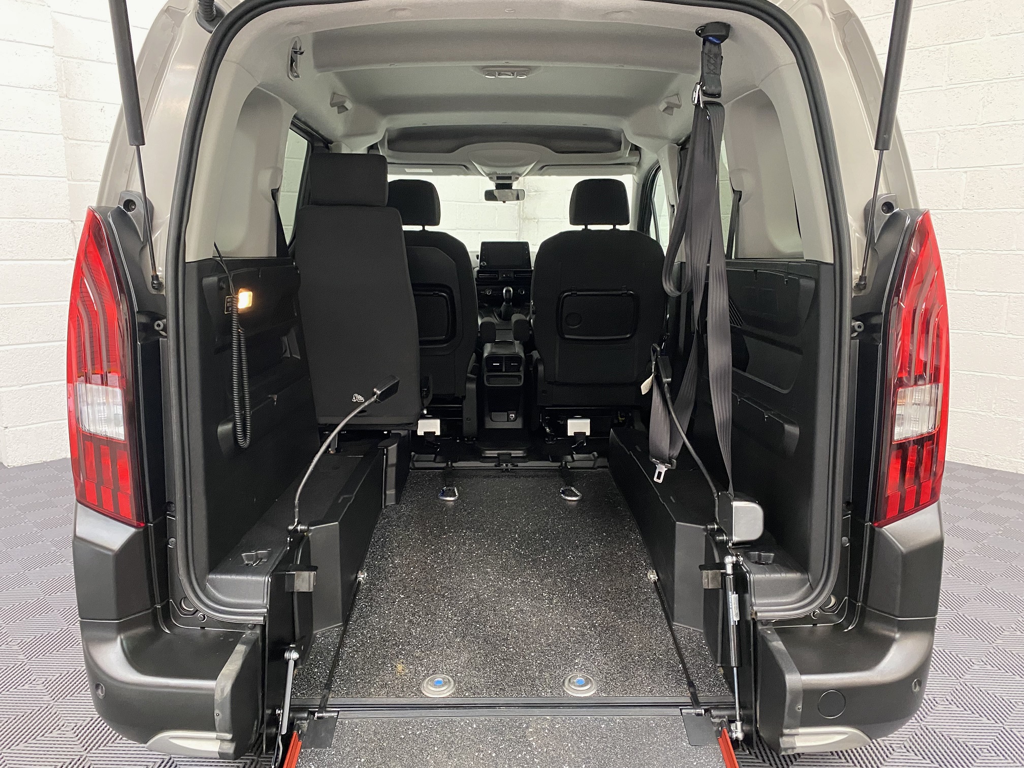 Used WAV Peugeot Rifter 3 Seat Disabled Access WAV Cars For Sale Bristol Wheelchair Accessible Vehicles Used For Sale Somerset Devon Dorset Bath SF19 CMO 10