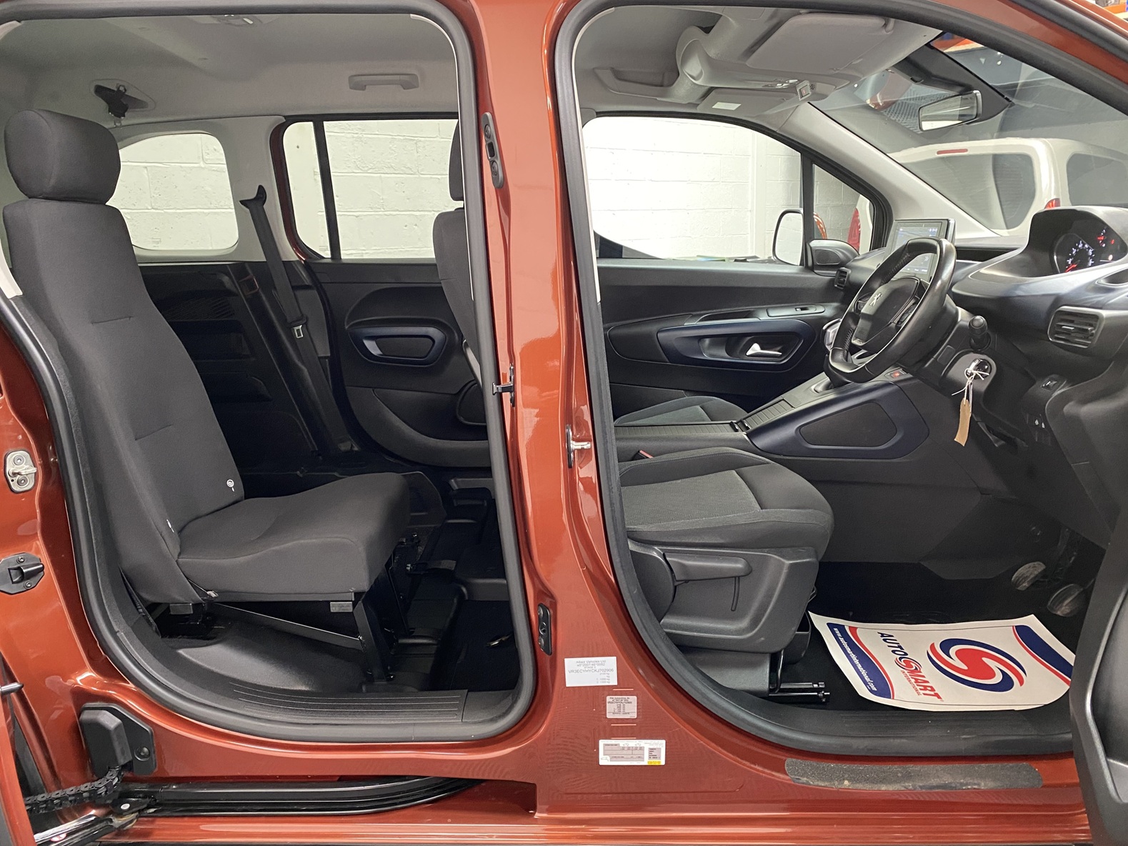 Used WAV Peugeot Rifter 3 Seat Disabled Access WAV Cars For Sale Bristol Wheelchair Accessible Vehicles Used For Sale Somerset Devon Dorset Bath SF69 HCV 7