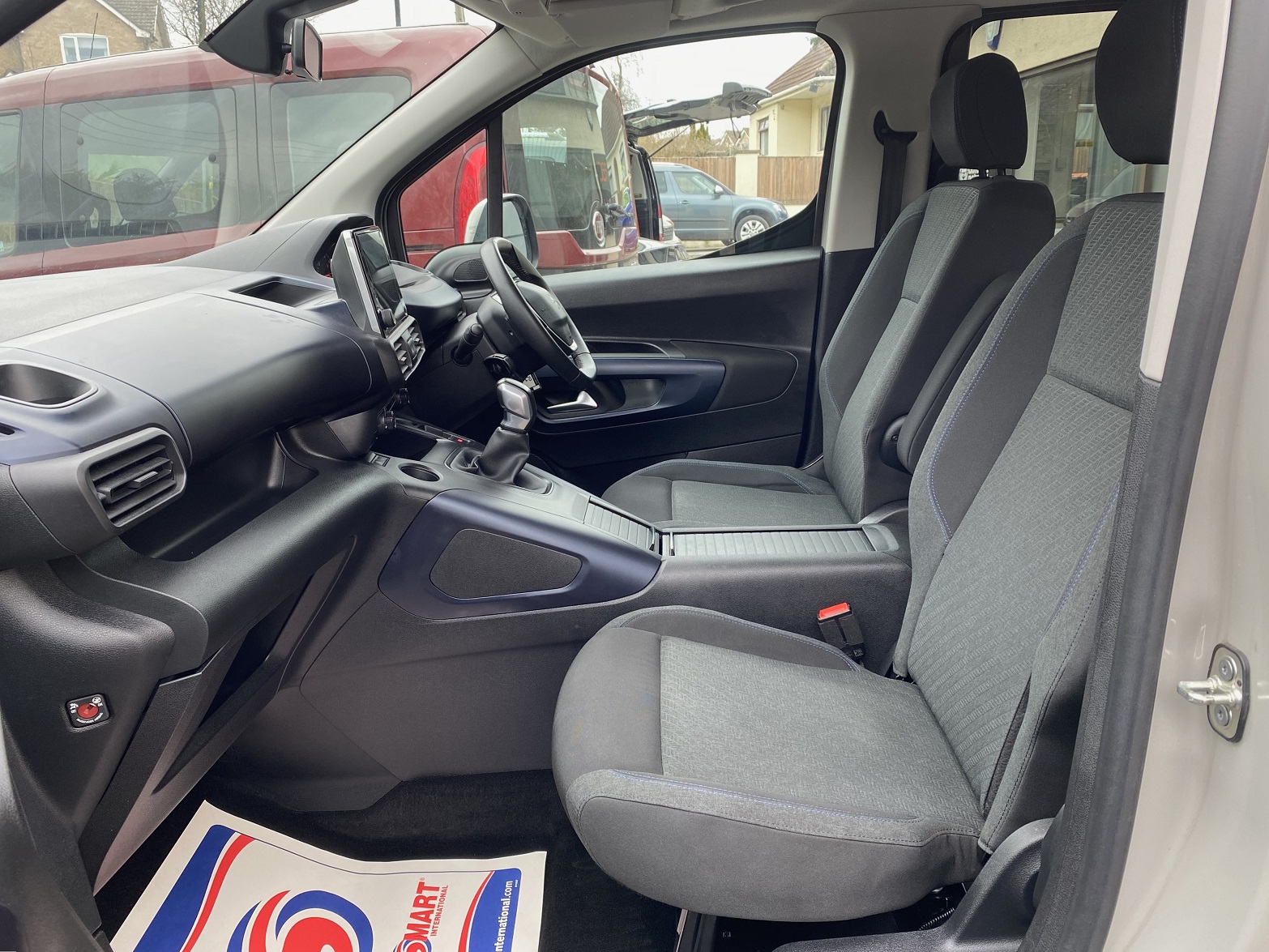 Peugeot Rifter Wheelchair Accessible SF20 HHD (13) Used WAV Peugeot Rifter 3 Seat Disabled Access WAV Cars For Sale Bristol Wheelchair Accessible Vehicles Used For Sale Somerset Devon Dorset Bath SF20 HHD 13