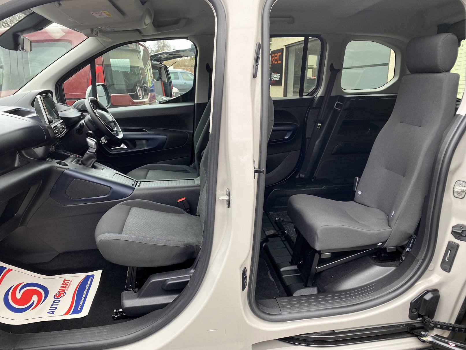 Peugeot Rifter Wheelchair Accessible SF20 HHD (16) Used WAV Peugeot Rifter 3 Seat Disabled Access WAV Cars For Sale Bristol Wheelchair Accessible Vehicles Used For Sale Somerset Devon Dorset Bath SF20 HHD 16