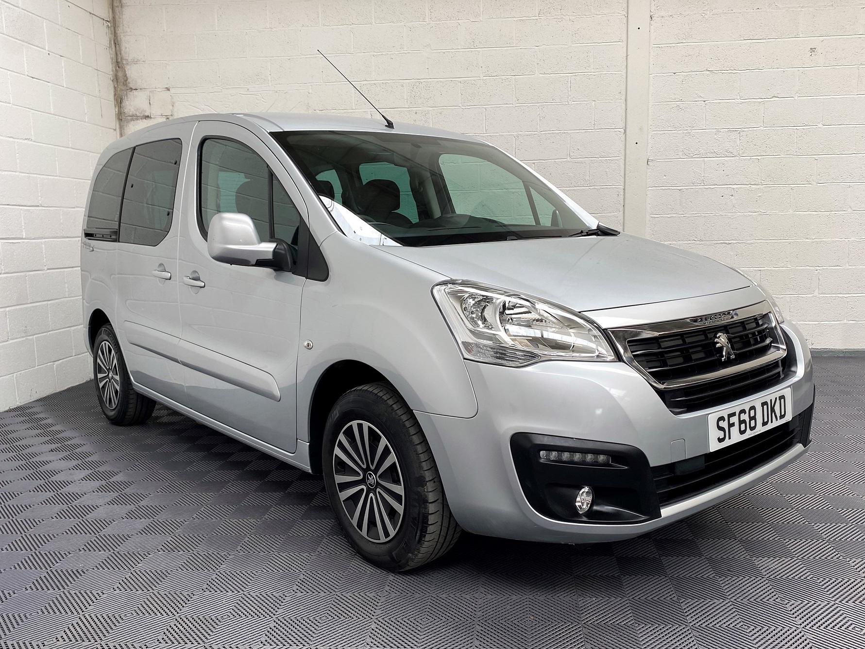 Used Peugeot Partner petrol WAV Cars For Sale Bristol Wheelchair Accessible Vehicles Used For Sale Somerset Devon Dorset Bath SF68 DKD 10