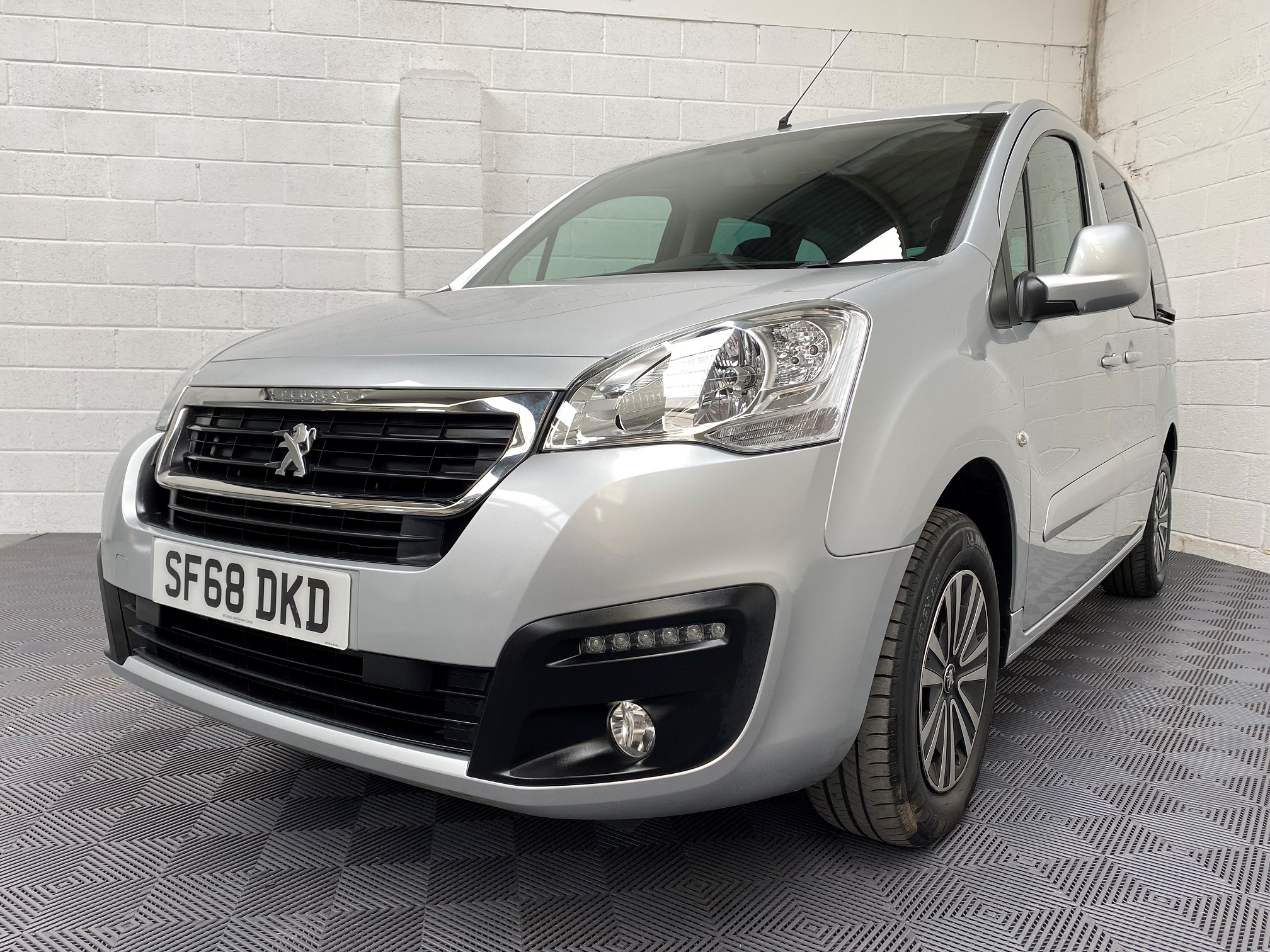 Used Peugeot Partner petrol WAV Cars For Sale Bristol Wheelchair Accessible Vehicles Used For Sale Somerset Devon Dorset Bath SF68 DKD 13