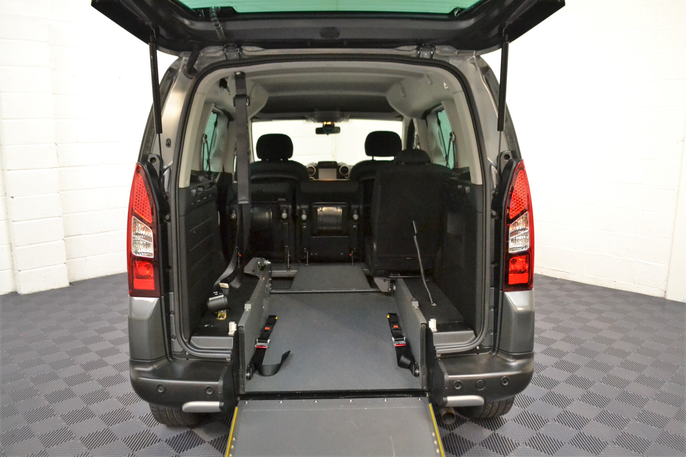 Used Citroen Berlingo WAV Cars For Sale Bristol Wheelchair Accessible Vehicles Used For Sale Somerset Devon Dorset Bath WJ16 KGG 15