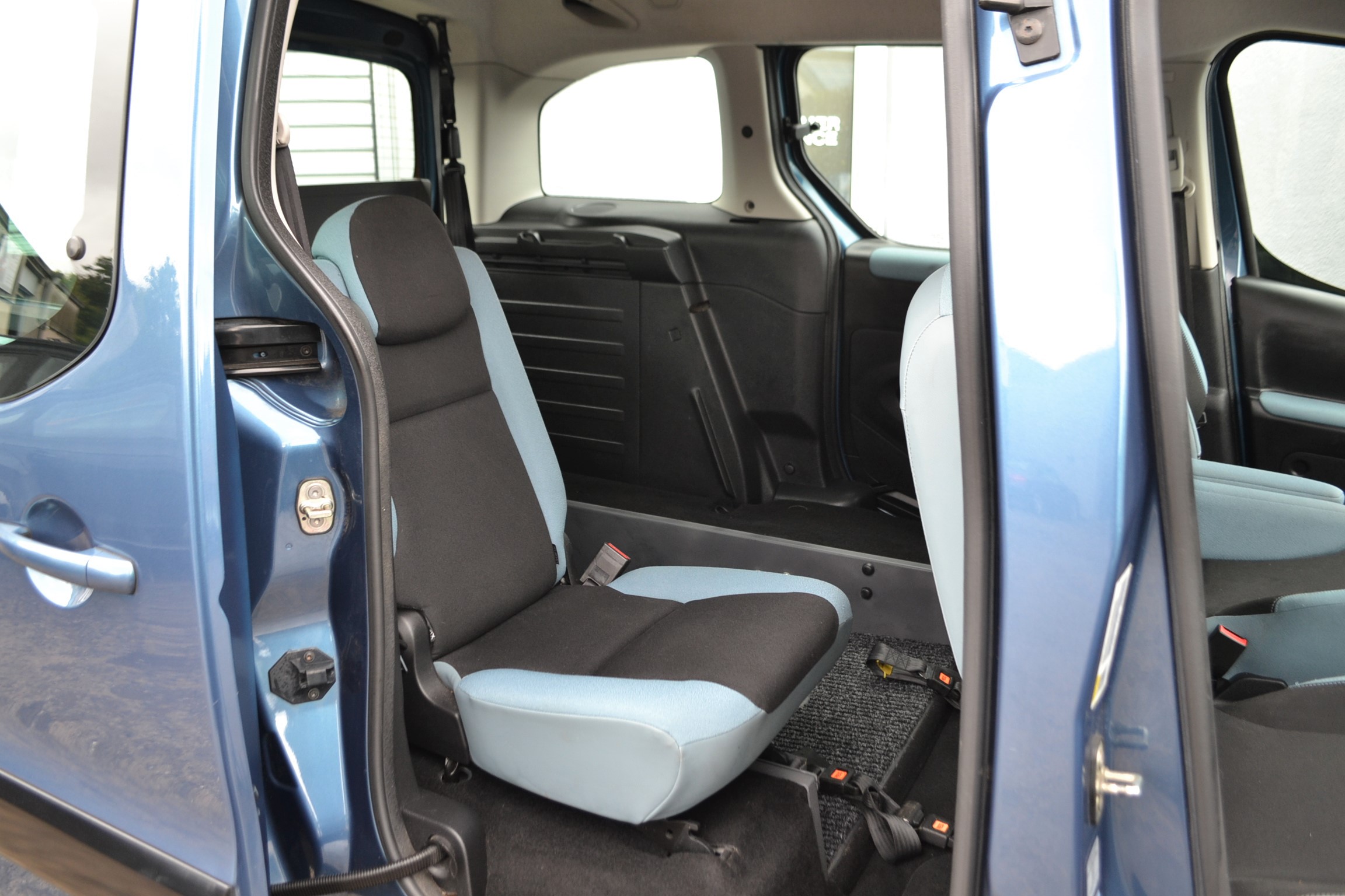 Used Citroen Berlingo WAV Cars For Sale Bristol Wheelchair Accessible Vehicles Used For Sale Somerset Devon Dorset Bath WA13 EGX 17