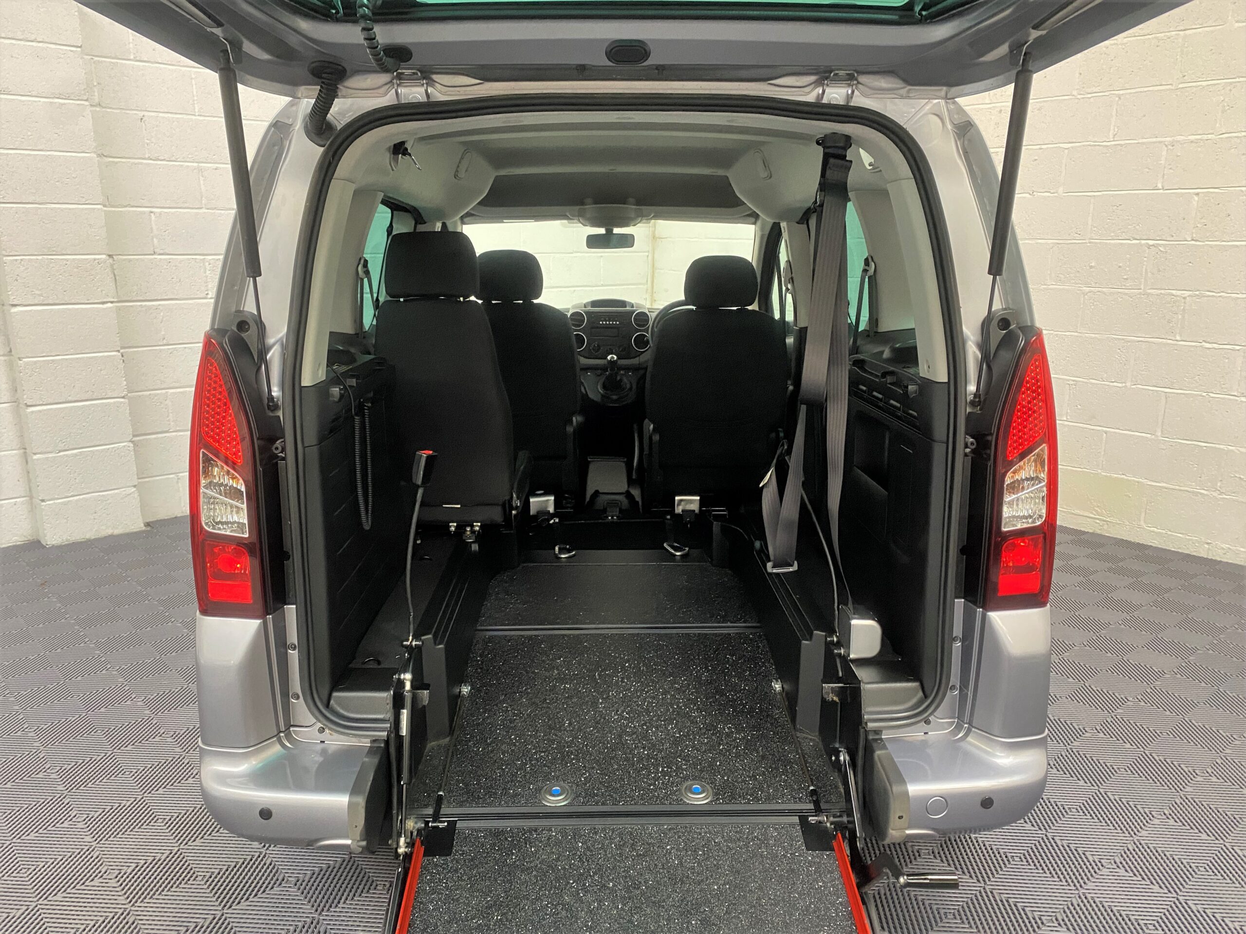 Used Peugeot Partner WAV Cars For Sale Bristol Wheelchair Accessible Vehicles Used For Sale Somerset Devon Dorset Bath SF19 AOU 6