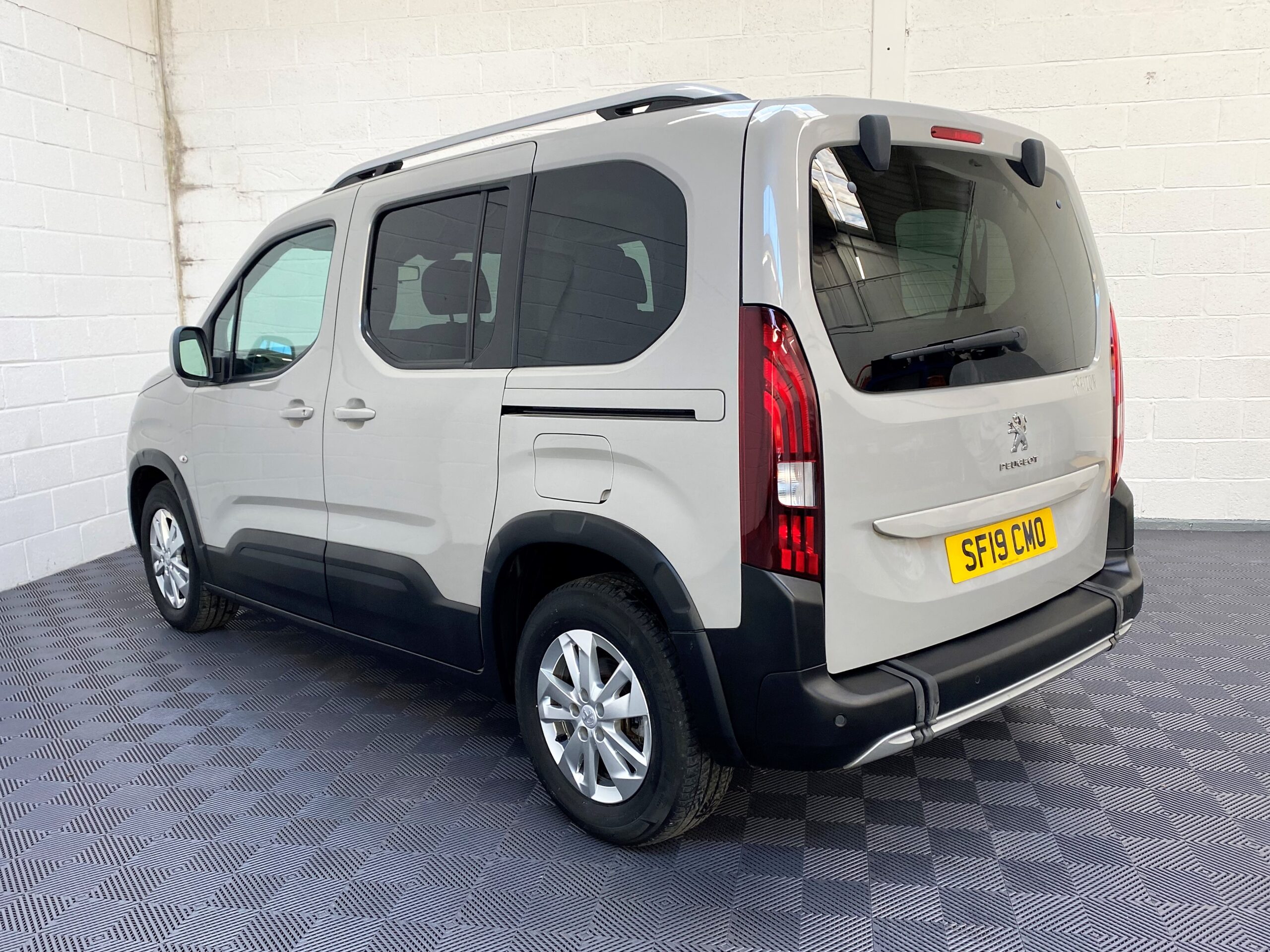 Peugeot Rifter HORIZON RE 1.5 TD 2019/19