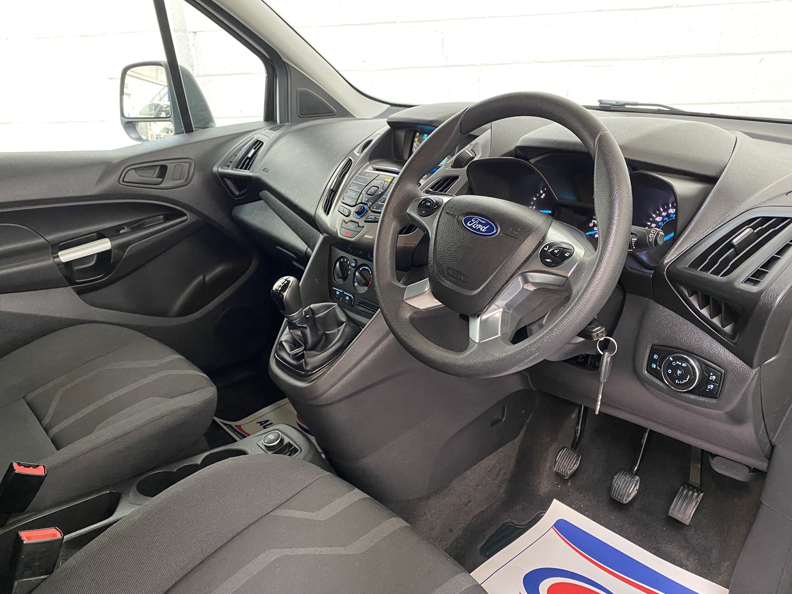 Ford-Tourneo-Connect-WAV-Vehicle-SF66-DXG-13.jpg