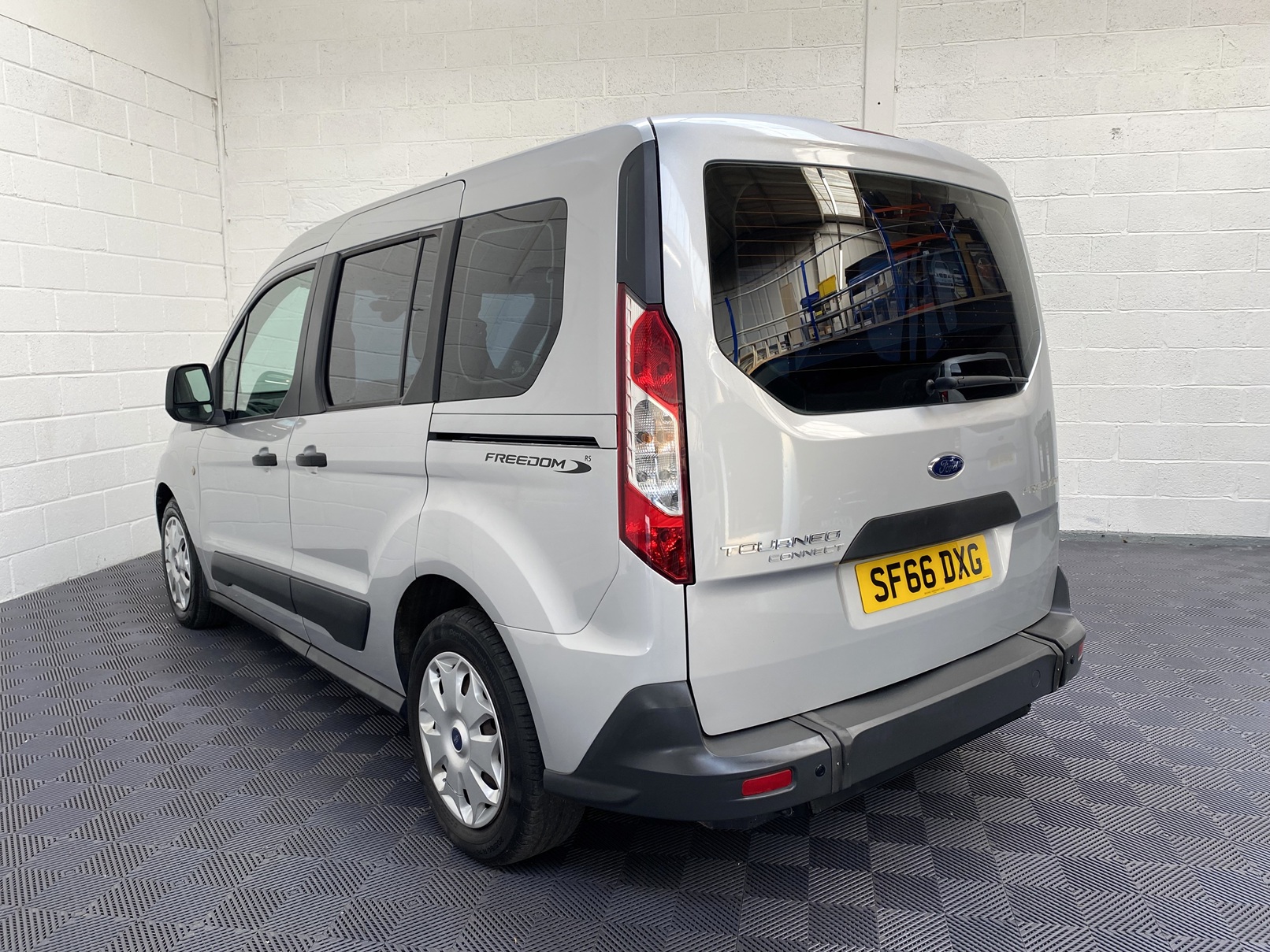 Ford-Tourneo-Connect-WAV-Vehicle-SF66-DXG-5.jpg