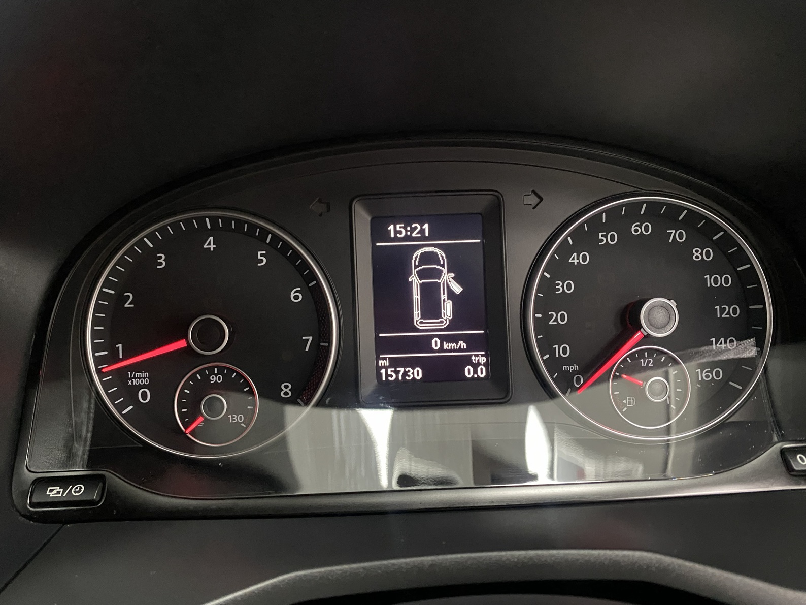 Speedo in a Volkswagen Caddy Maxi Wheelchair accessible Vehicle YY68 LHF 1