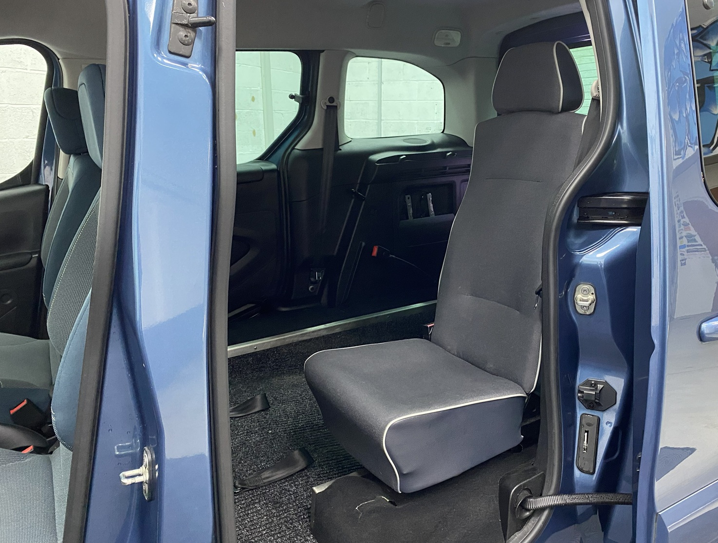 Citroen Berlingo - Wheelchair Accessible Vehicle - single rear seat. NK68 BEU