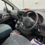 2018 Citroen Berlingo - Dashboard and steering wheel. NK68 BEU