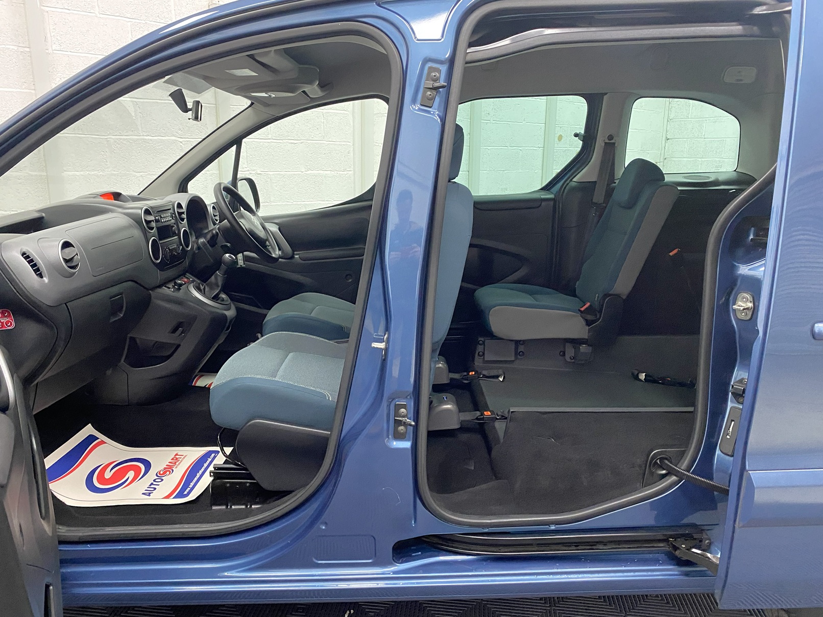 Wheelchair Accessible Citroen Berlingo WA67 EBX 14