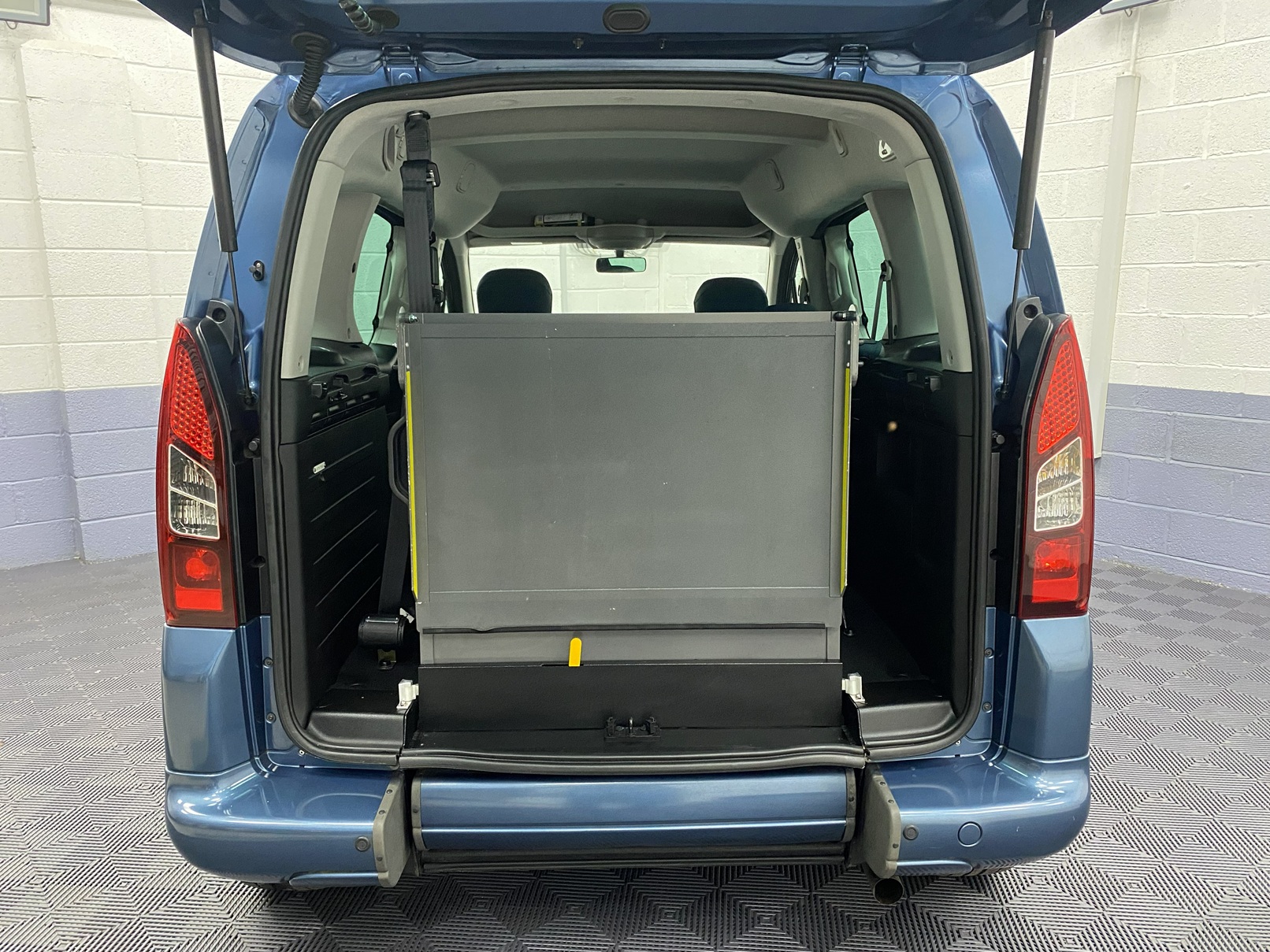 Wheelchair Accessible Citroen Berlingo WA67 EBX 5