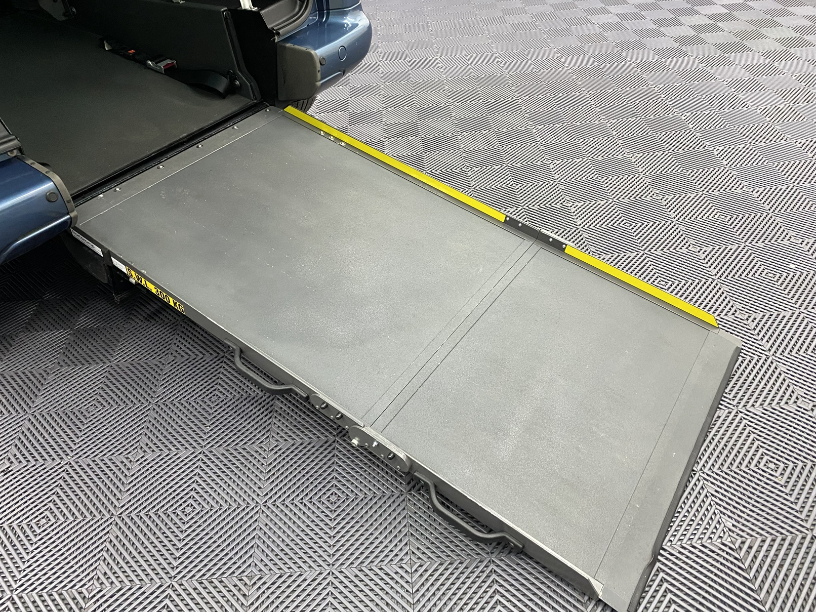 Wheelchair Accessible Citroen Berlingo WA67 EBX 8