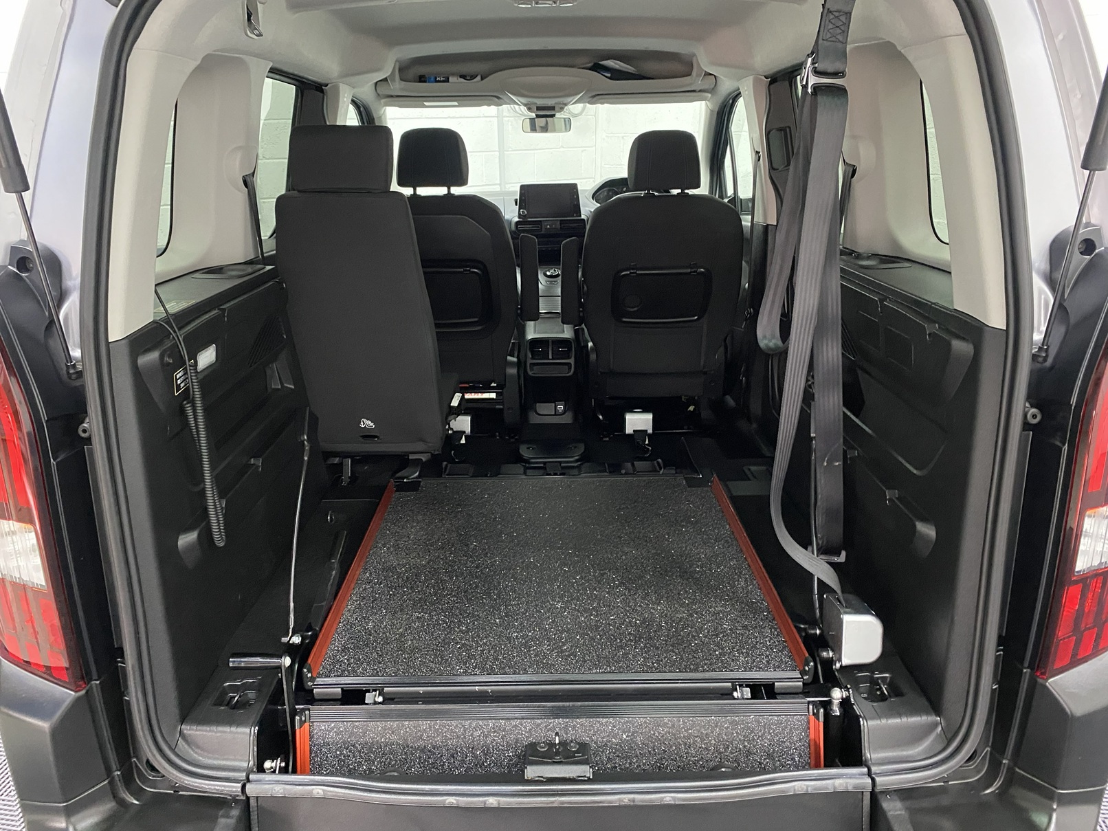 Peugeot Rifter Automatic Wheelchair Accessible Vehicle WAV SB23 FCN 10