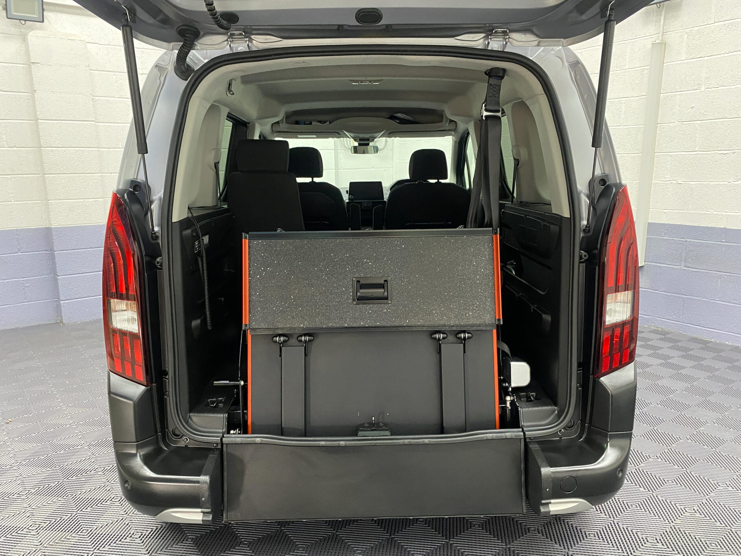 Peugeot Rifter Automatic Wheelchair Accessible Vehicle WAV SB23 FCN 5