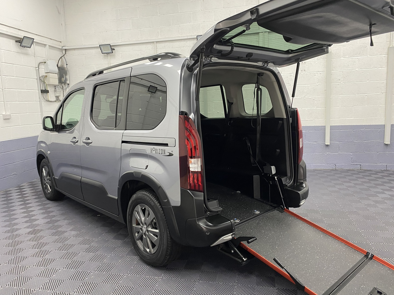 Peugeot Rifter Automatic Wheelchair Accessible Vehicle WAV SB23 FCN 9