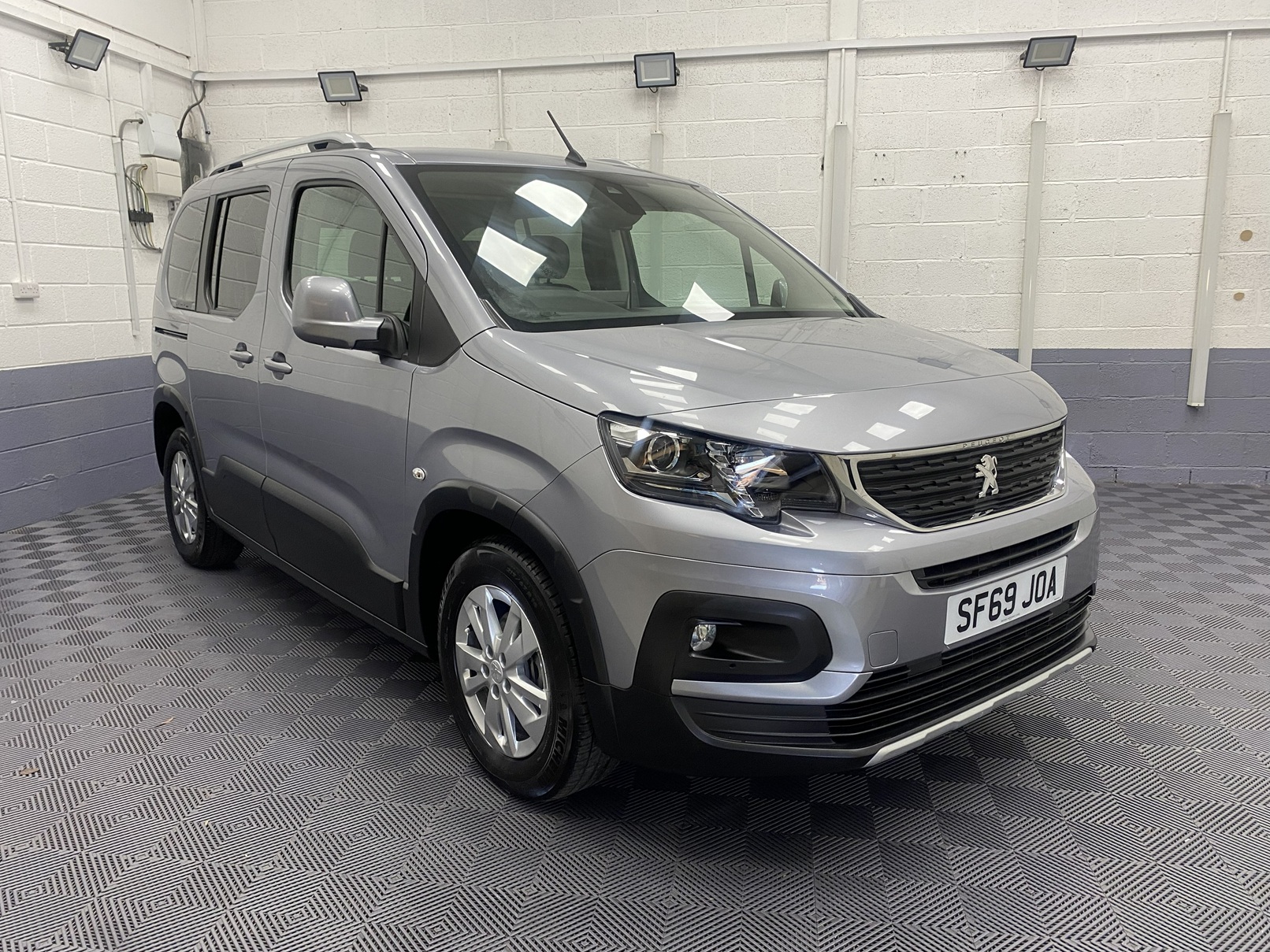 Wheelchair Accessible Peugeot Rifter SF69 JOA 18