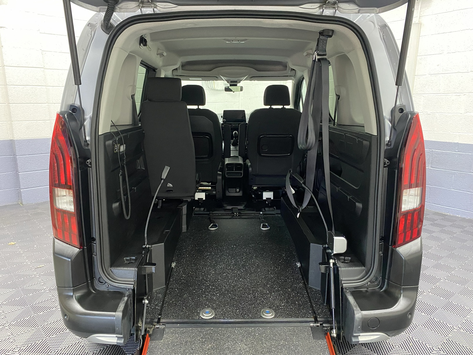 Wheelchair Accessible Peugeot Rifter SF69 JOA 8