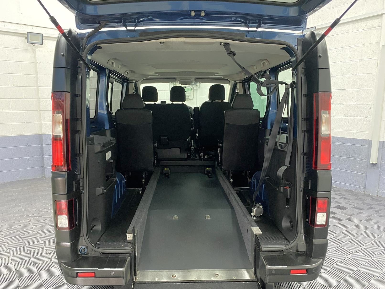 A used Renault Trafic SL28 Business wheelchair accessible vehicle WAV. OU70 DWW 10