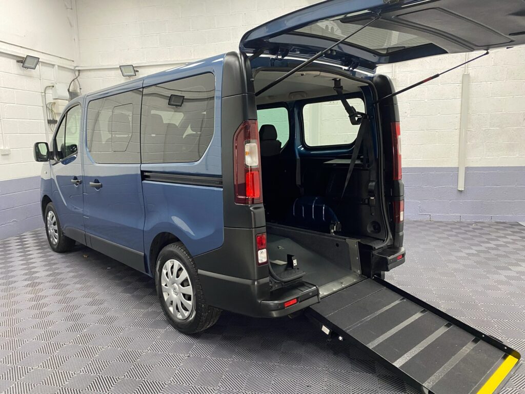 A used Renault Trafic SL28 Business wheelchair accessible vehicle WAV. OU70 DWW 9