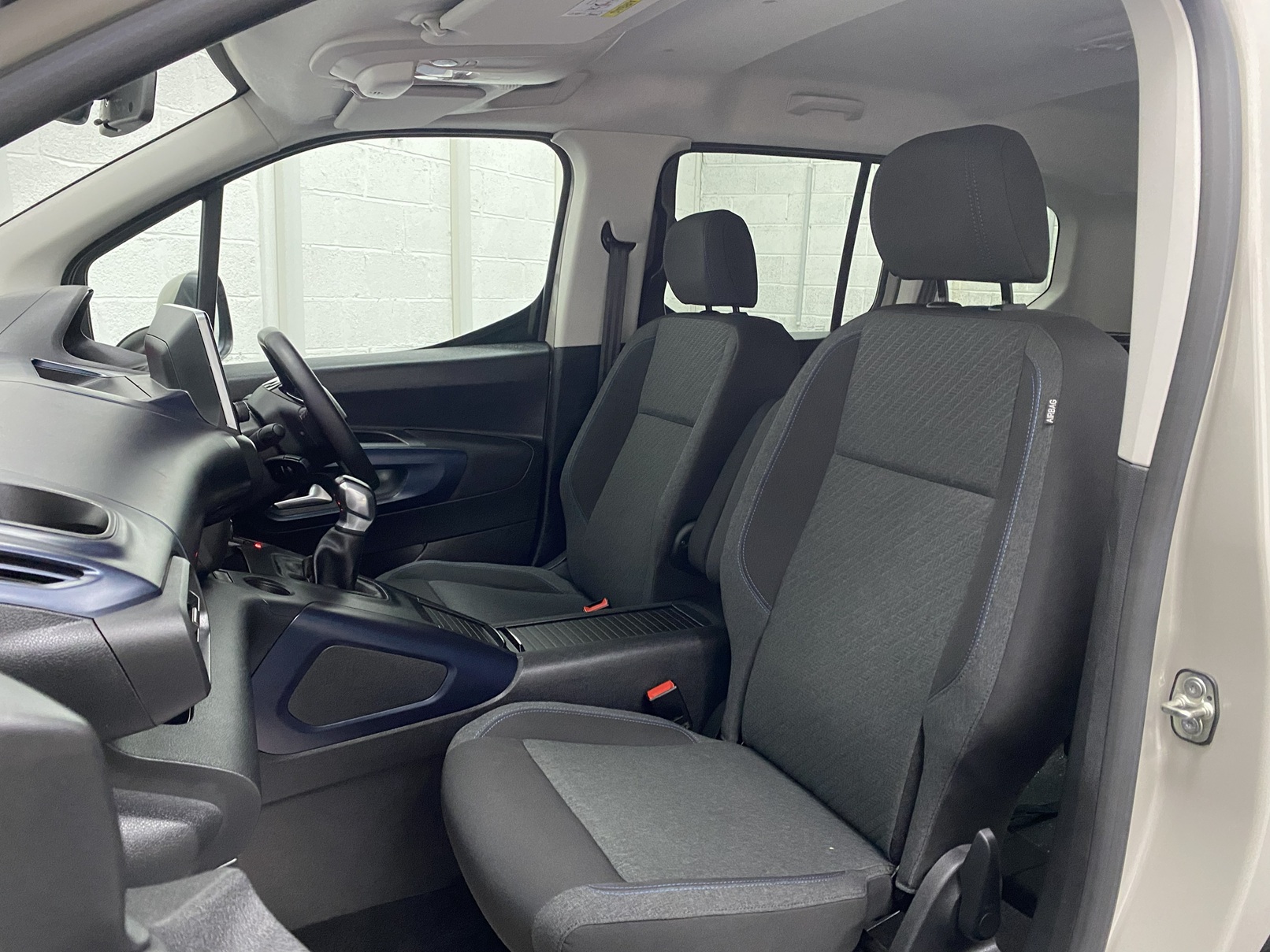 2020 Peugeot Rifter front seats SF70 KNX