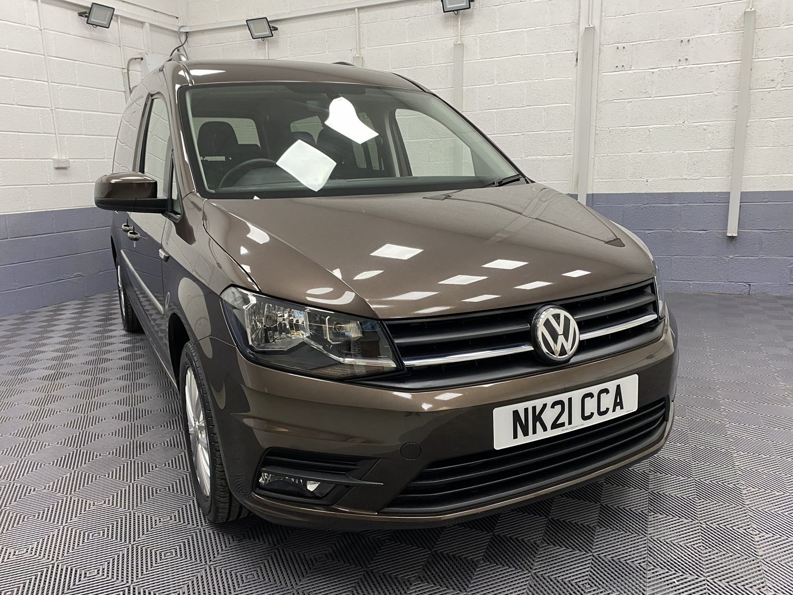 2021 Volkswagen Caddy Maxi front three quarter view NK21 CCA