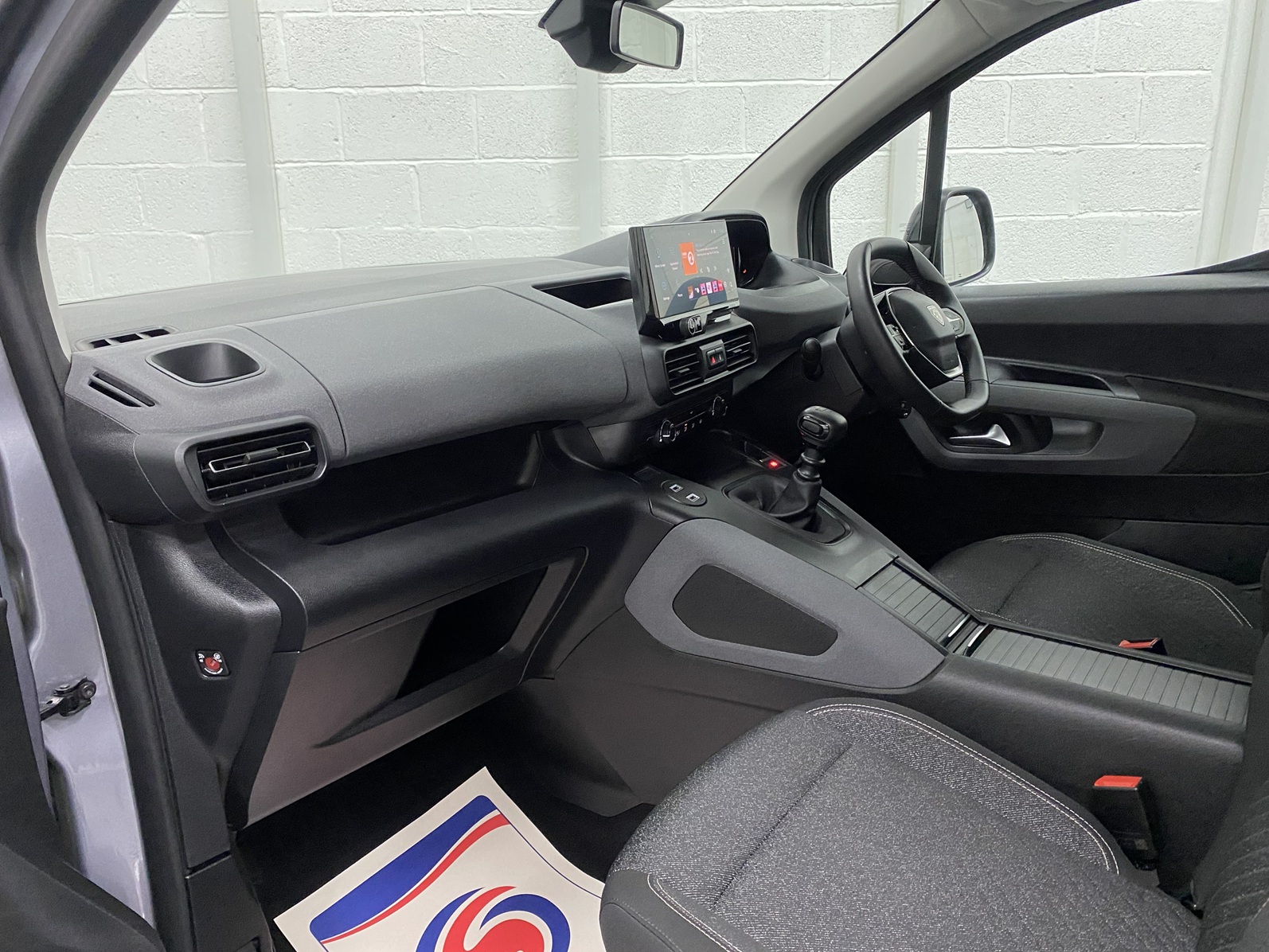 2025 Peugeot Rifter dashboard view SC74 XAO